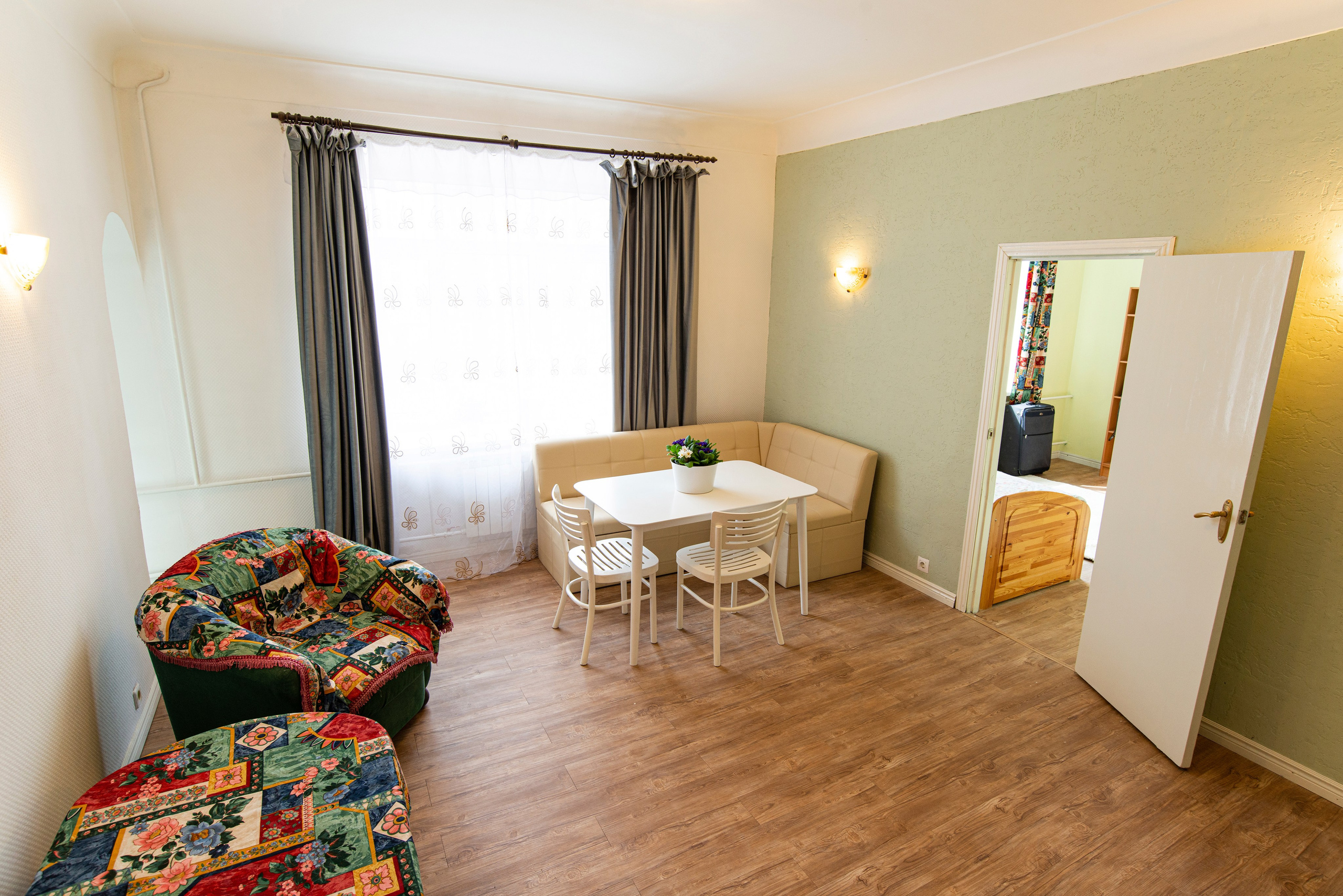 Интерьерная фотосъёмка однокомнатной квартиры. Репортажный и персональный фотограф в Москве