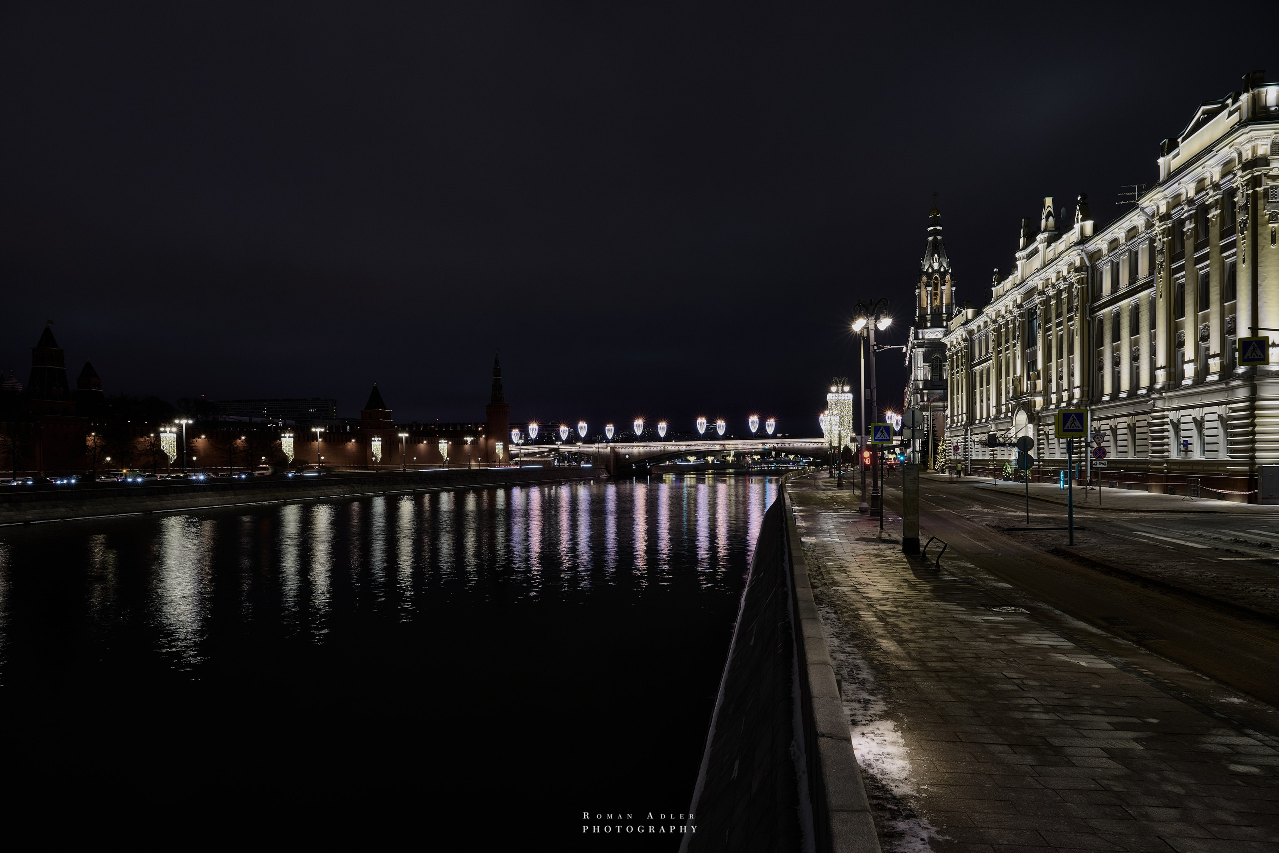 Новогодняя ночная Москва 2025. Фотограф Роман Адлер