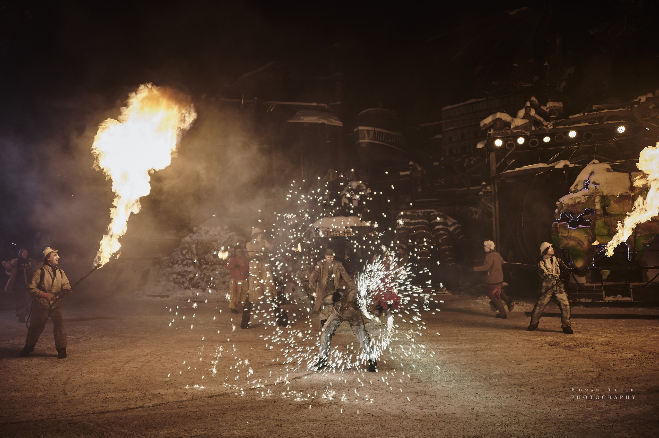 Новогодняя сказка от Ночных волков. Фотограф Роман Адлер