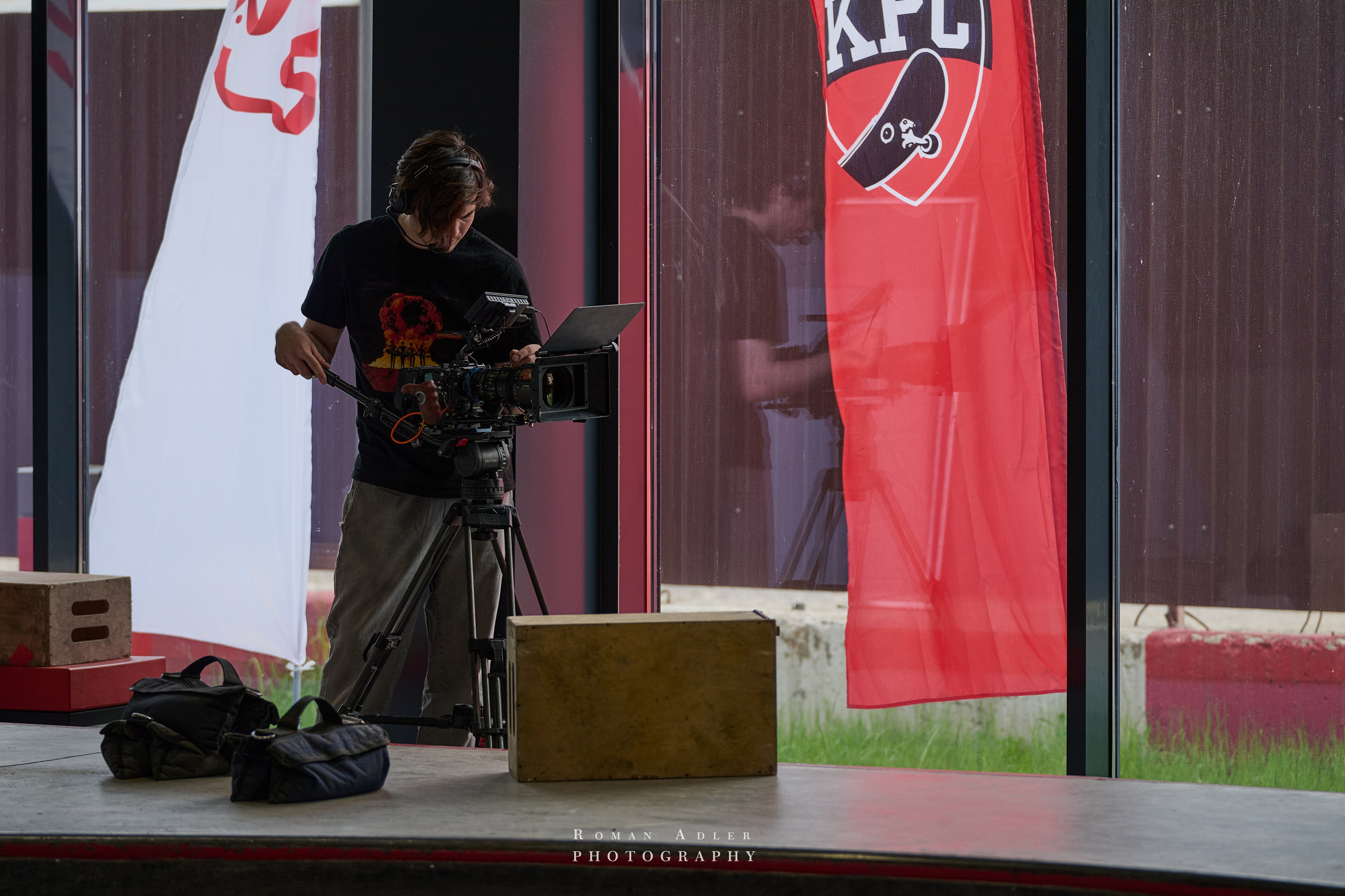 Репортаж со съёмок фильма «Своя в доску». Фотограф Роман Адлер