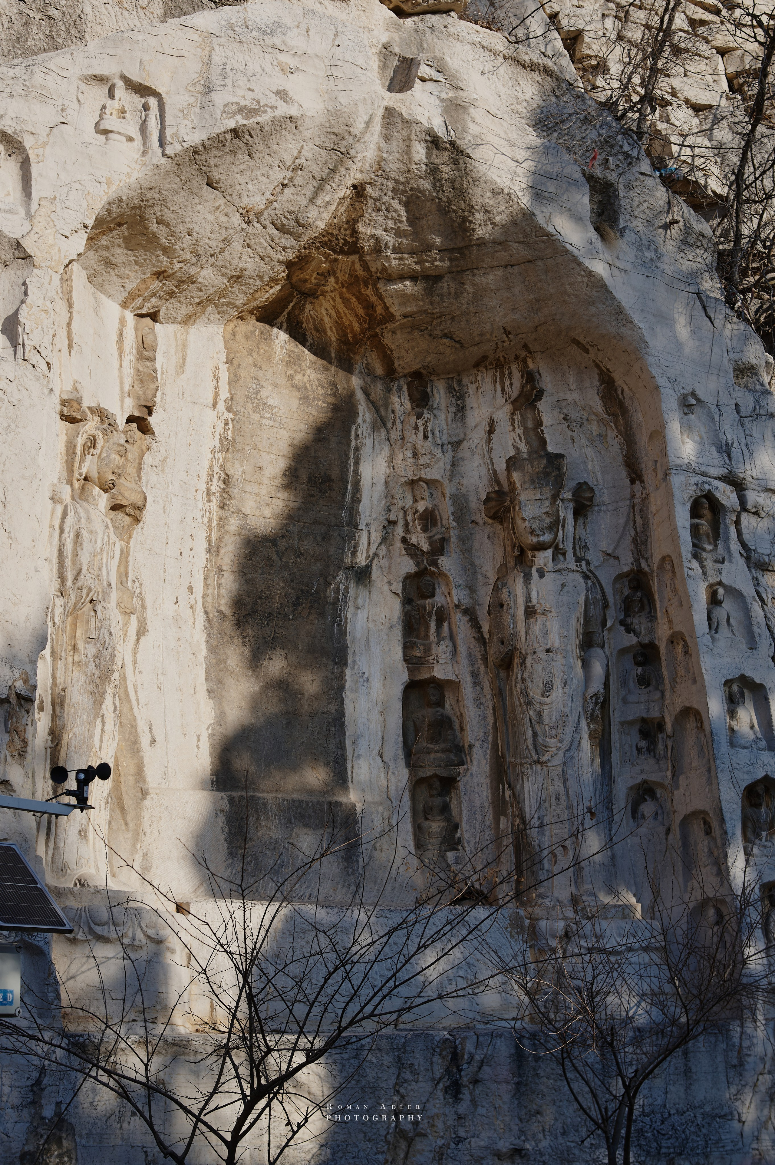 Рассвет на храмовой горе Юнмень. Цинчжоу. Фотограф Роман Адлер