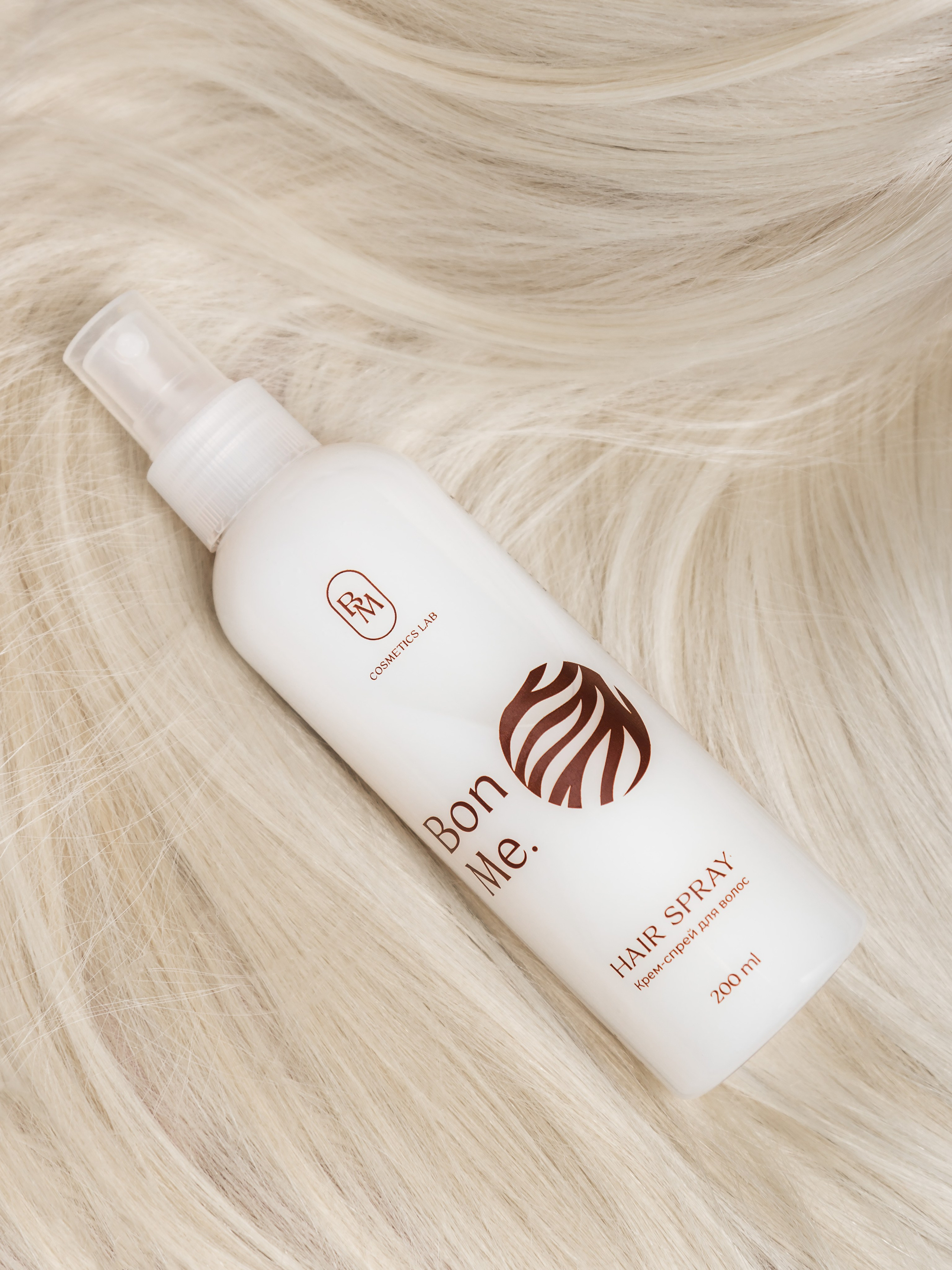 Съемка спрея для волос с моделями для WB