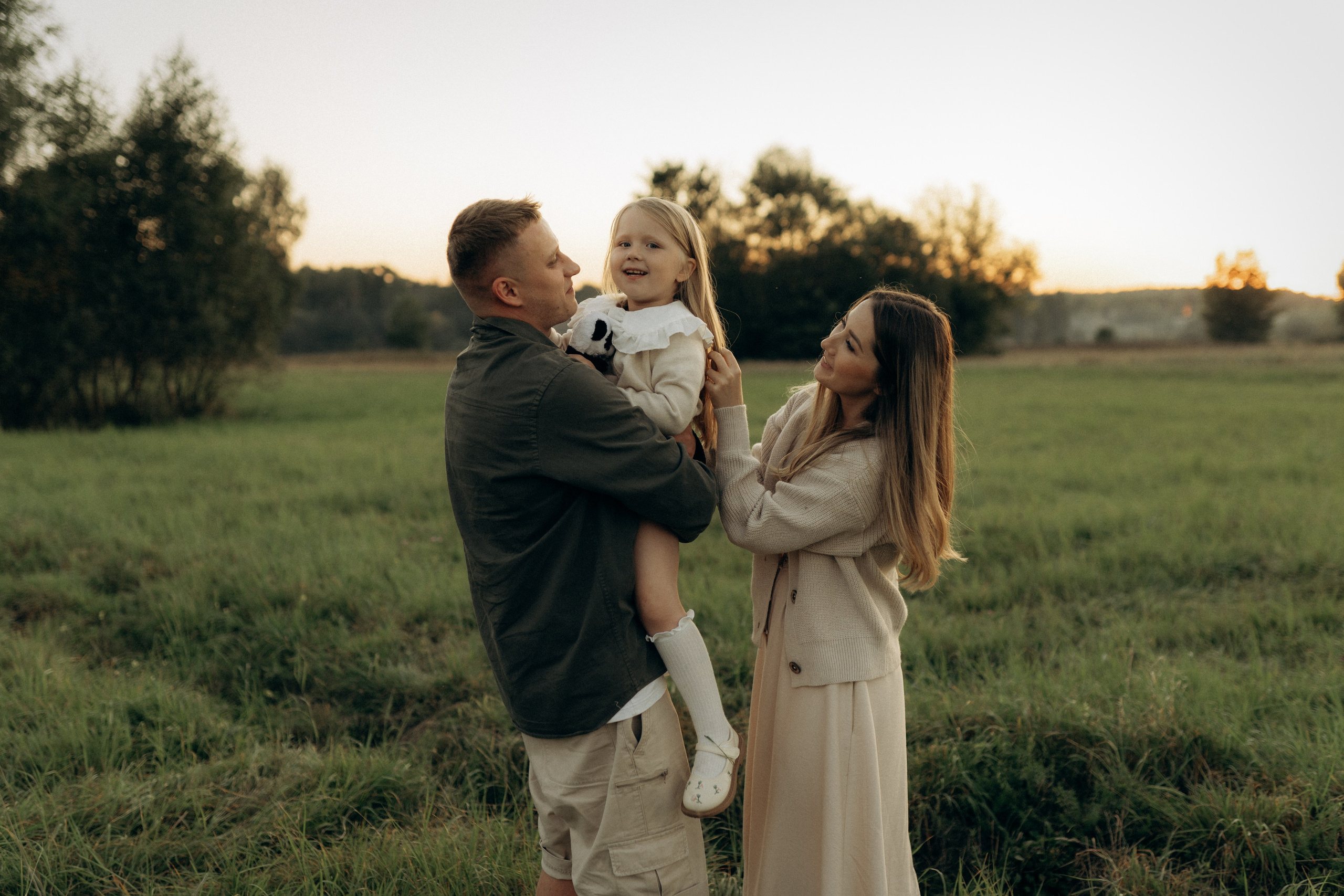 Летний вечер в поле. Семейный lifestyle фотограф в Москве Рената Рафикова