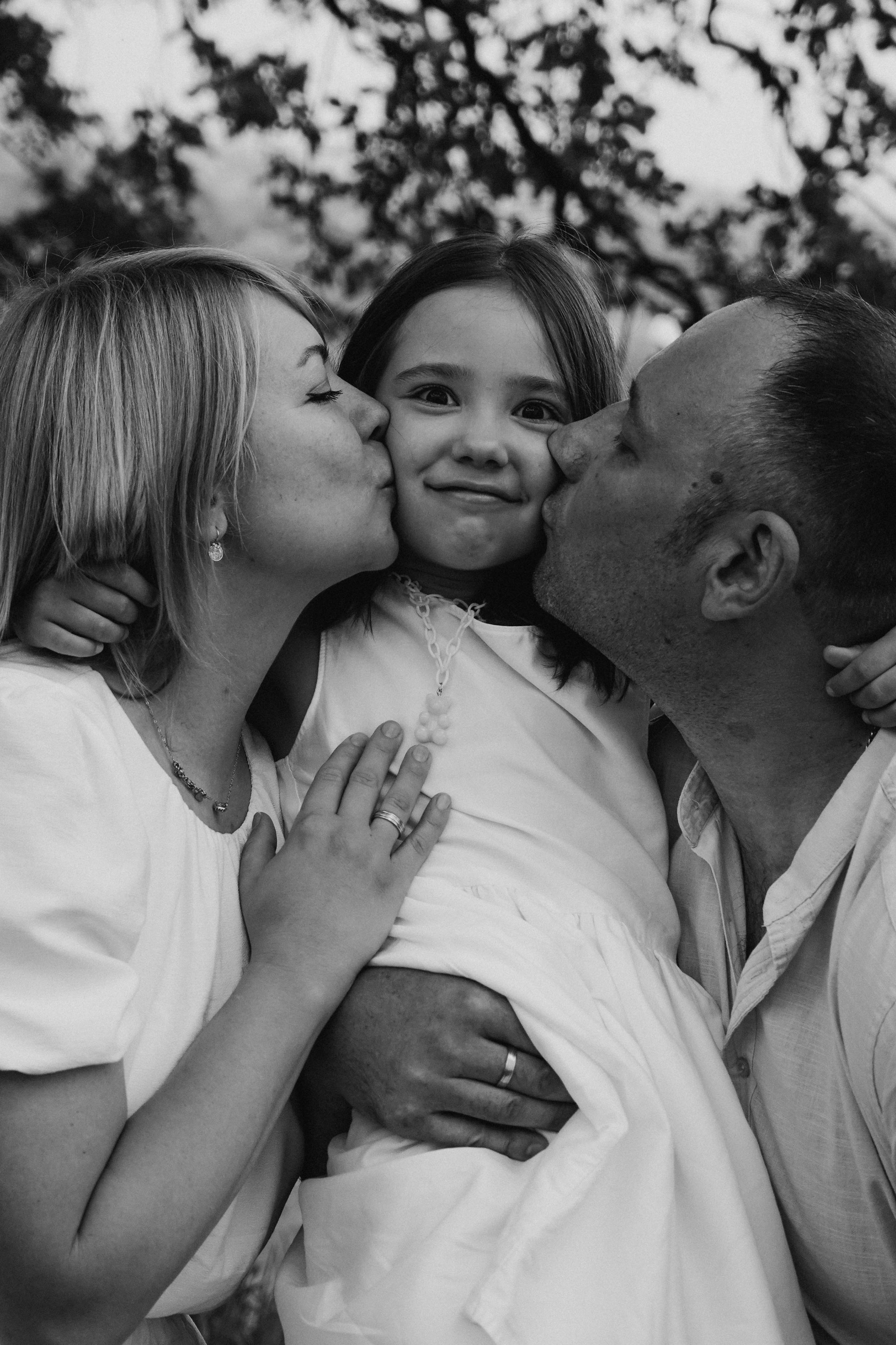 Оля, Игорь и Алина