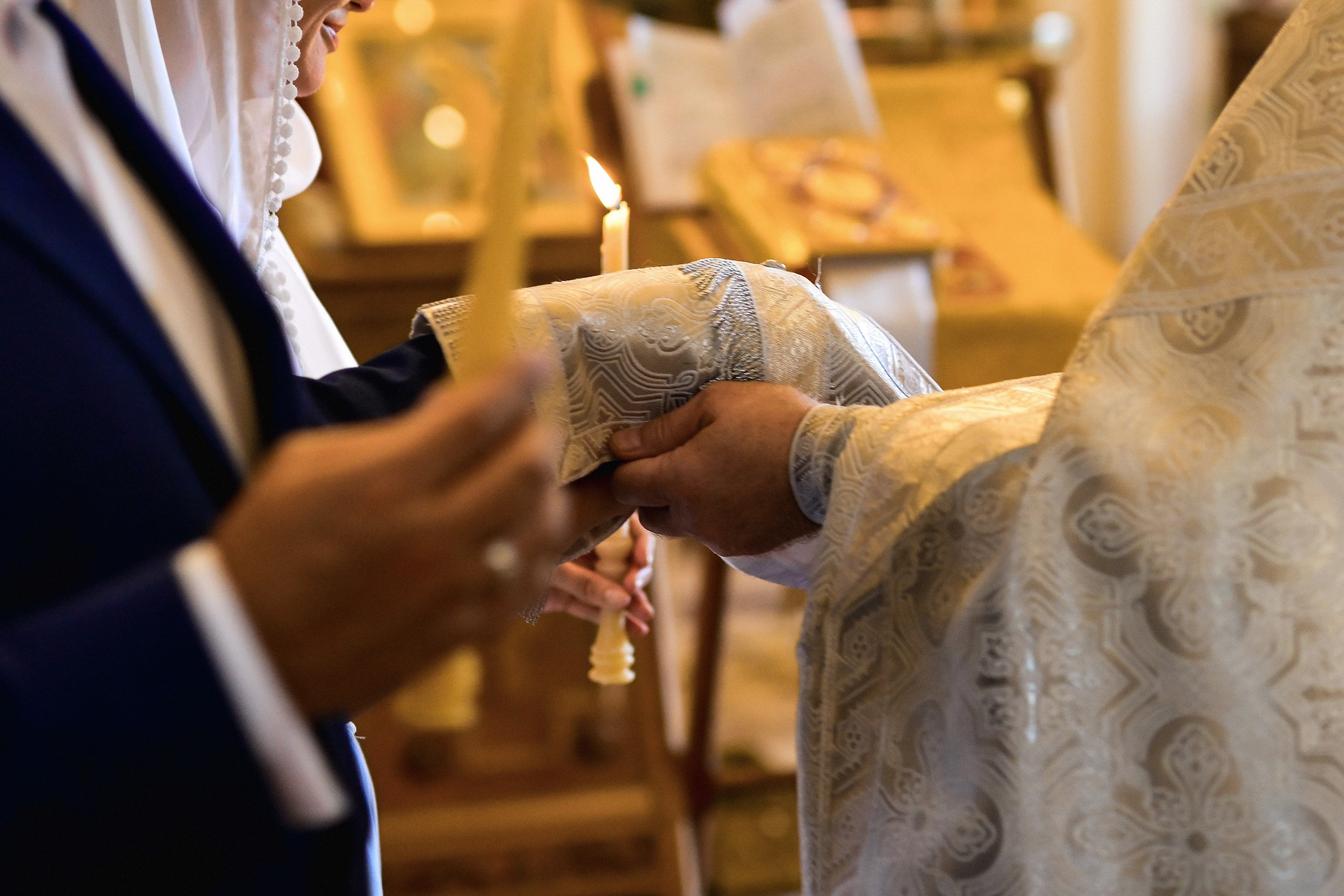 Фотосъемка венчания в церкви в Красноярске. 📸 Свадебный и семейный фотограф в Красноярске Тихомиров Евгений | 17 лет опыта | 800+ свадеб