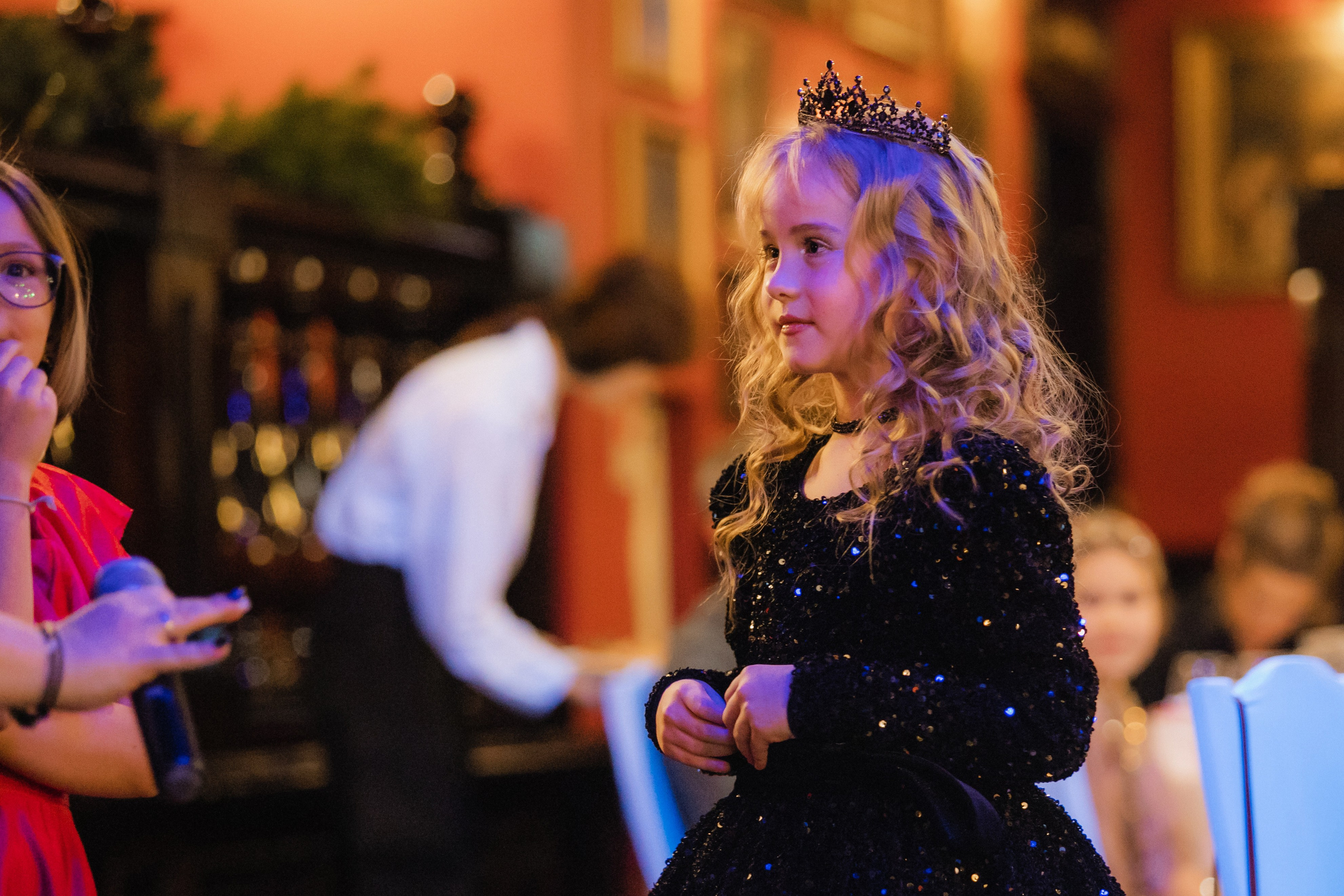 Автограф дети. Новогоднее мероприятие. Роман Урумбаев фотограф Нижневартовск