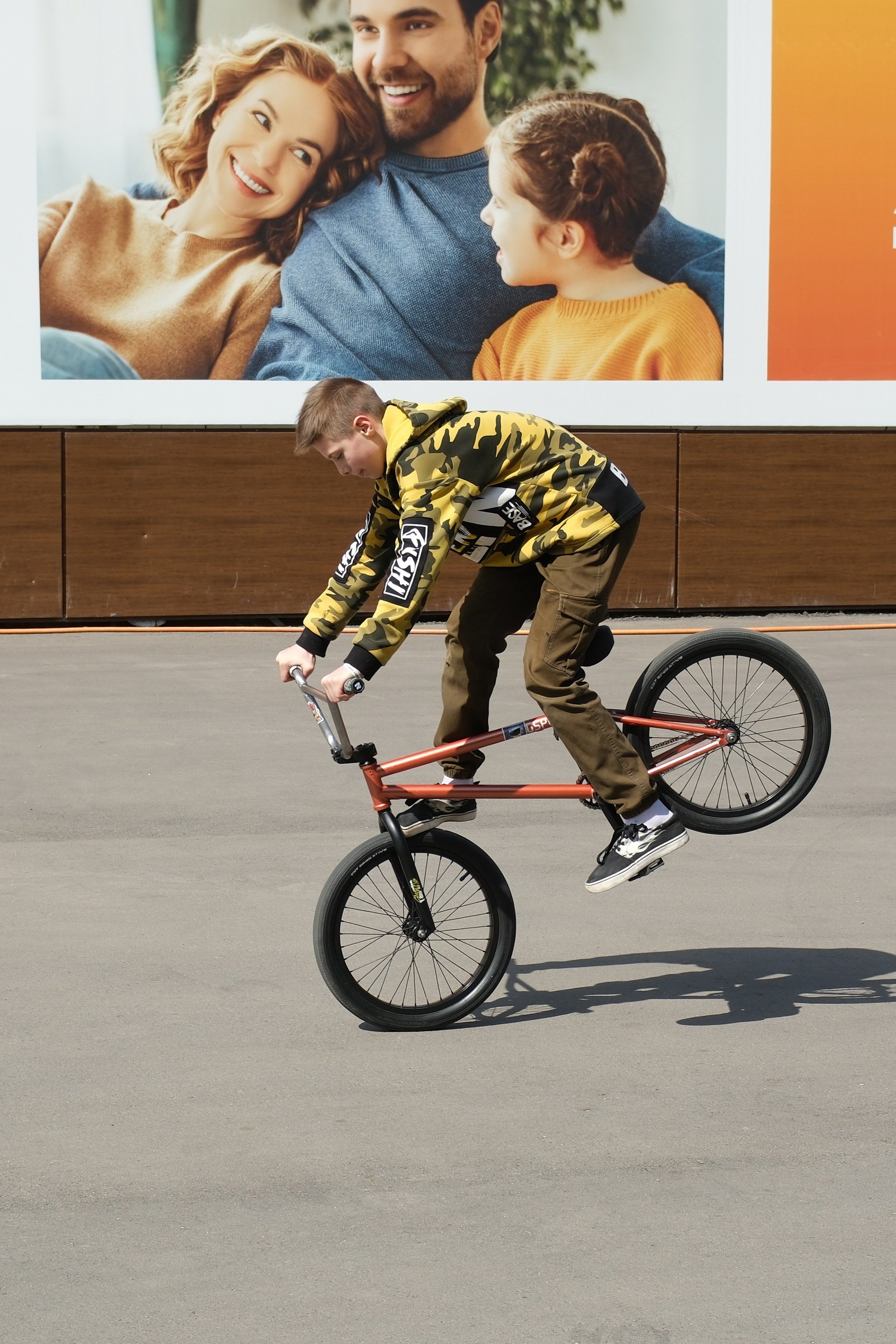 Улица, люди, жизнь…