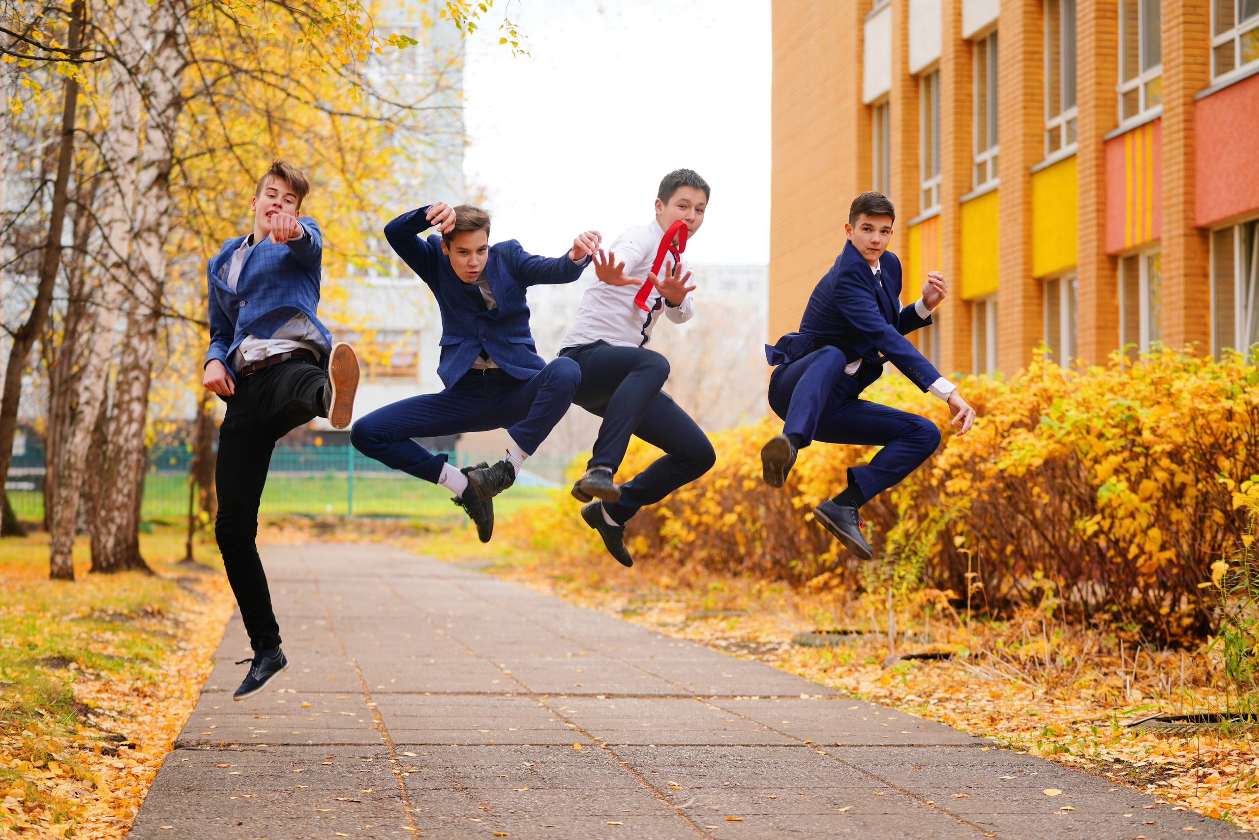 Осень 9,11 класс. Современные выпускные альбомы. Мы делаем не просто альбомы, а стильные фотокниги