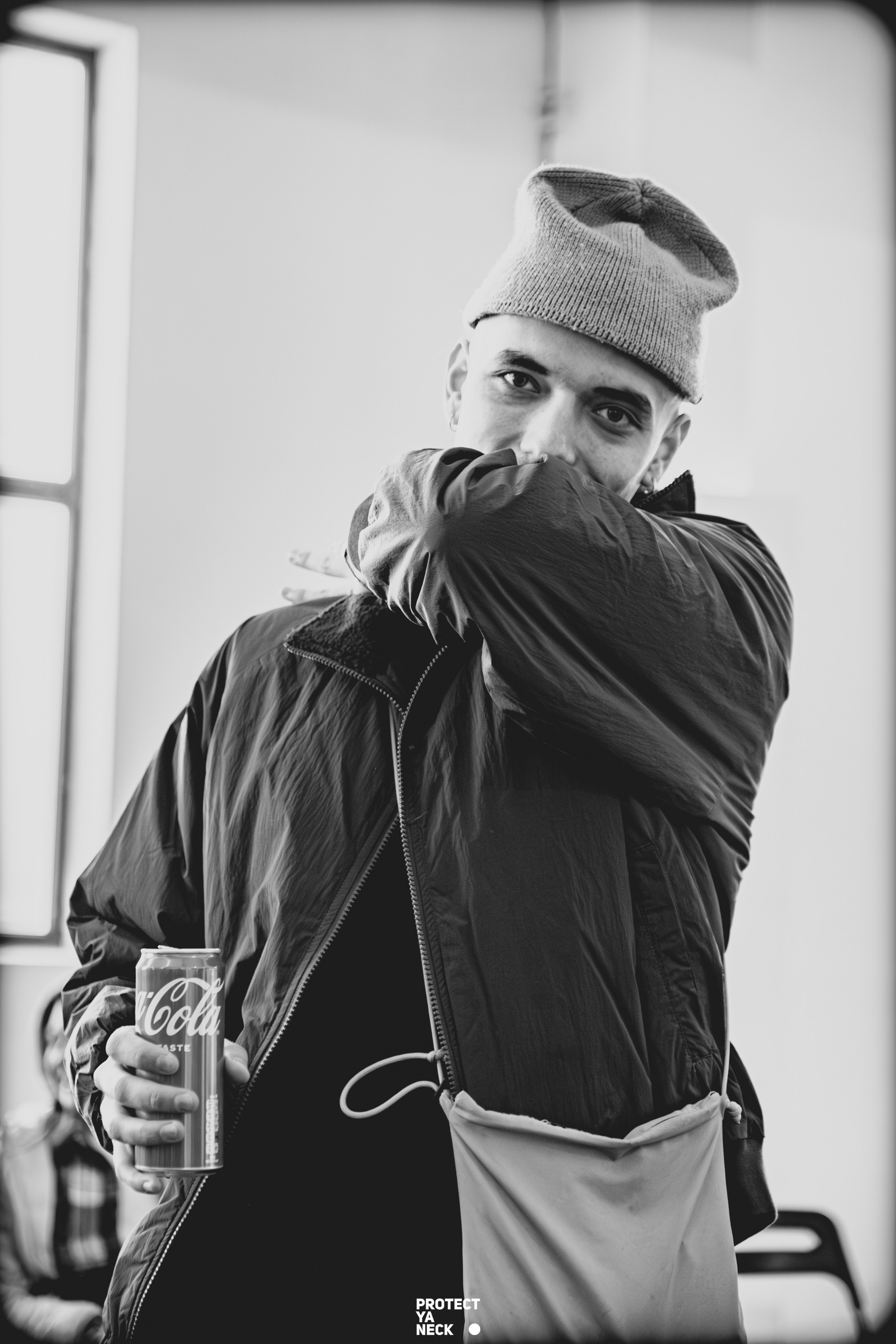 PROTECT YA NECK 22/03 (@youlovebu). Соня бу тебя сфоткала