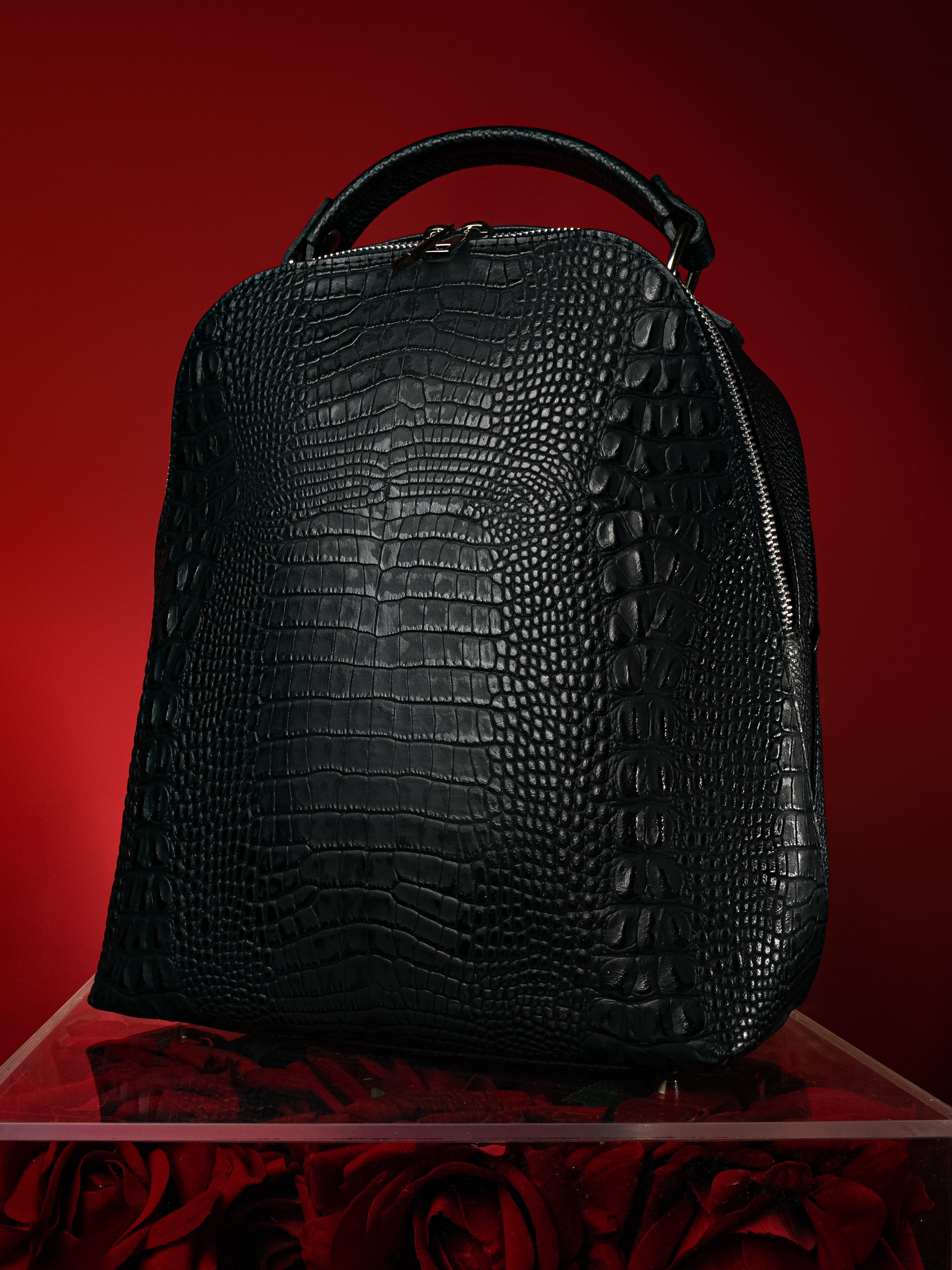 Предметная съёмка сумок для маркетплейсов. Предметный фотограф в Симферополе Антон Катунин