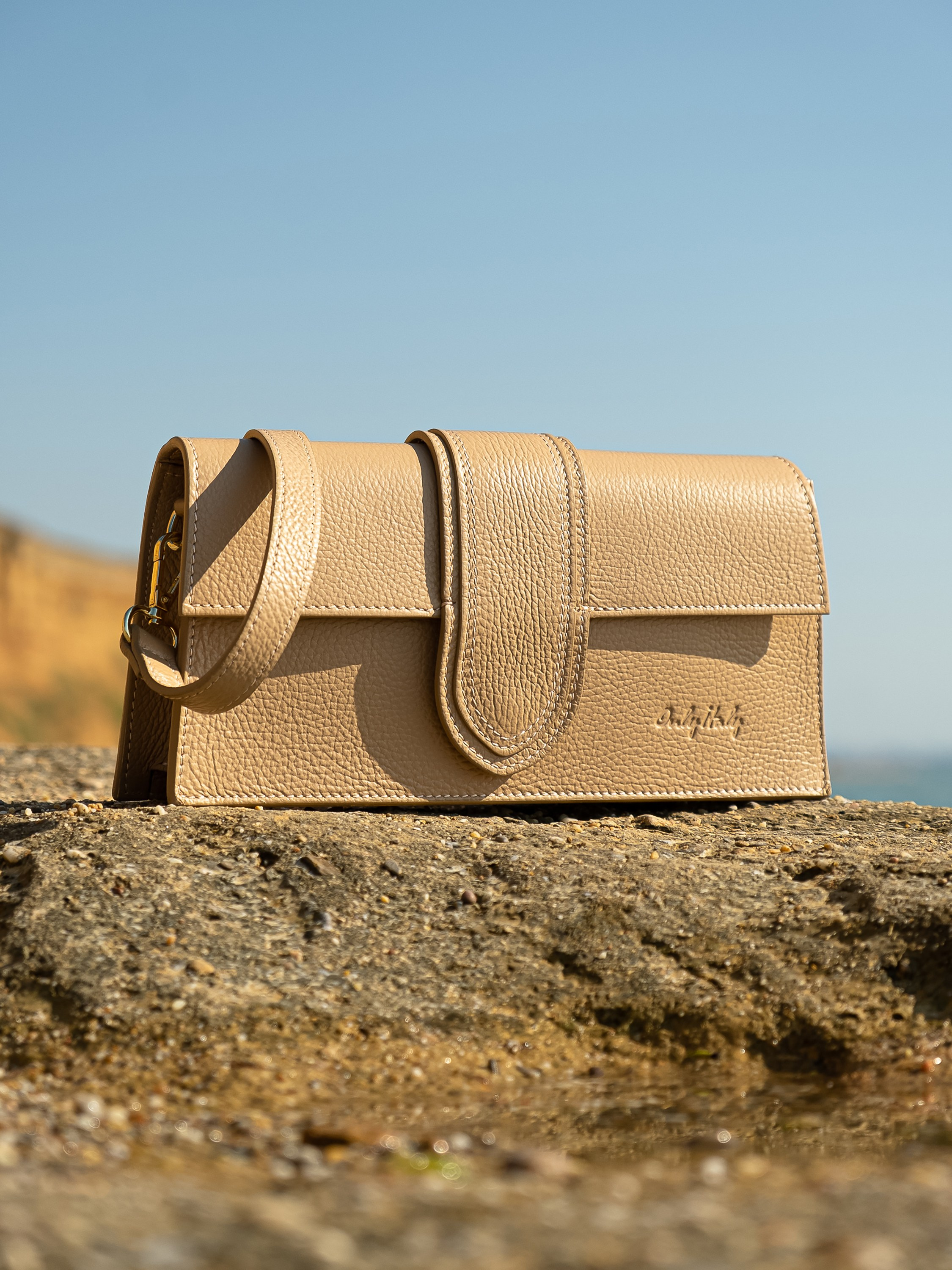 Предметная съёмка сумок для маркетплейсов. Предметный фотограф в Симферополе Антон Катунин