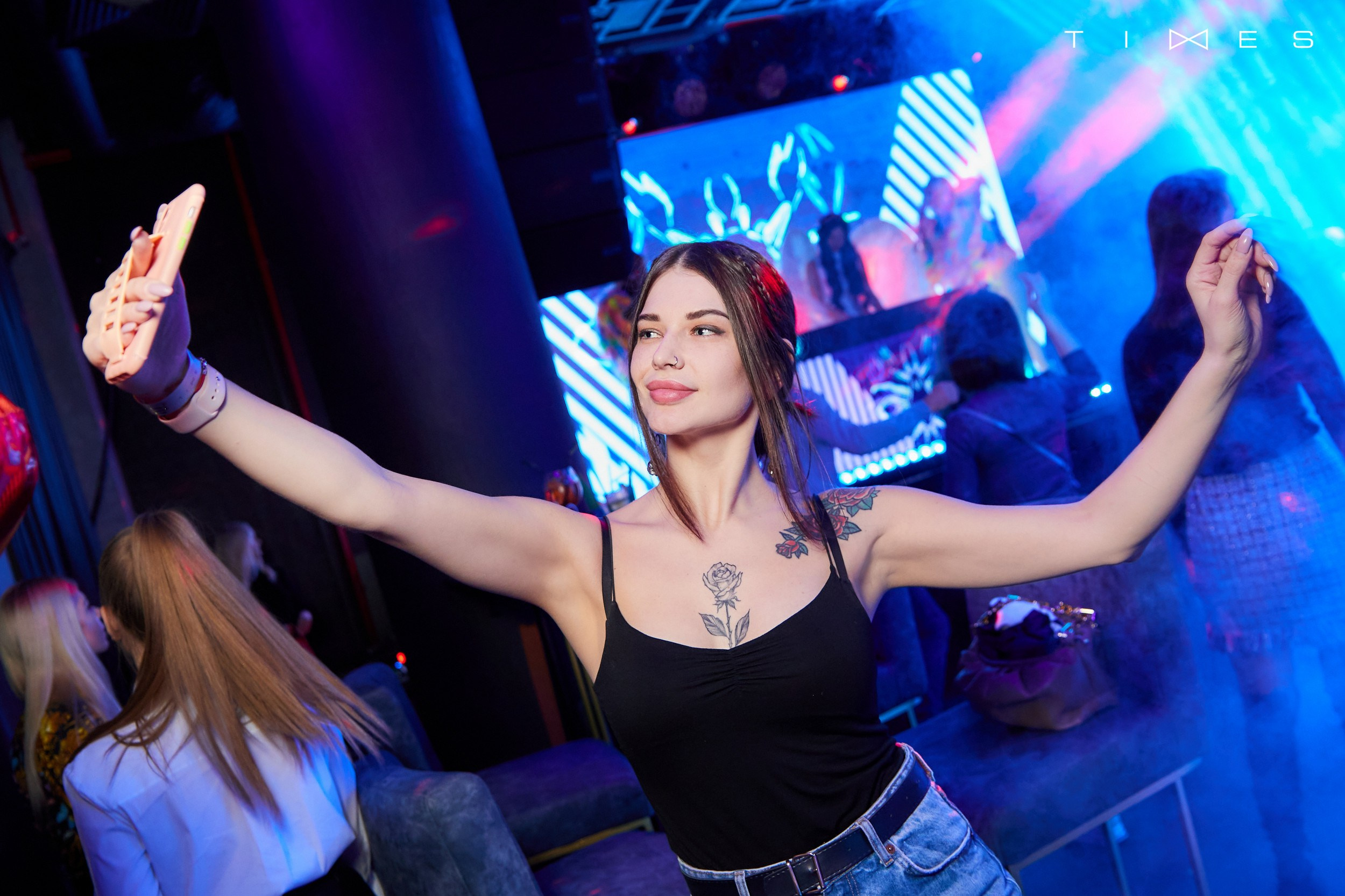 Профессиональная фотосъёмка в ночных клубах Донецка и Макеевки. Фотограф Татаринов Андрей (Донецк / Макеевка)
