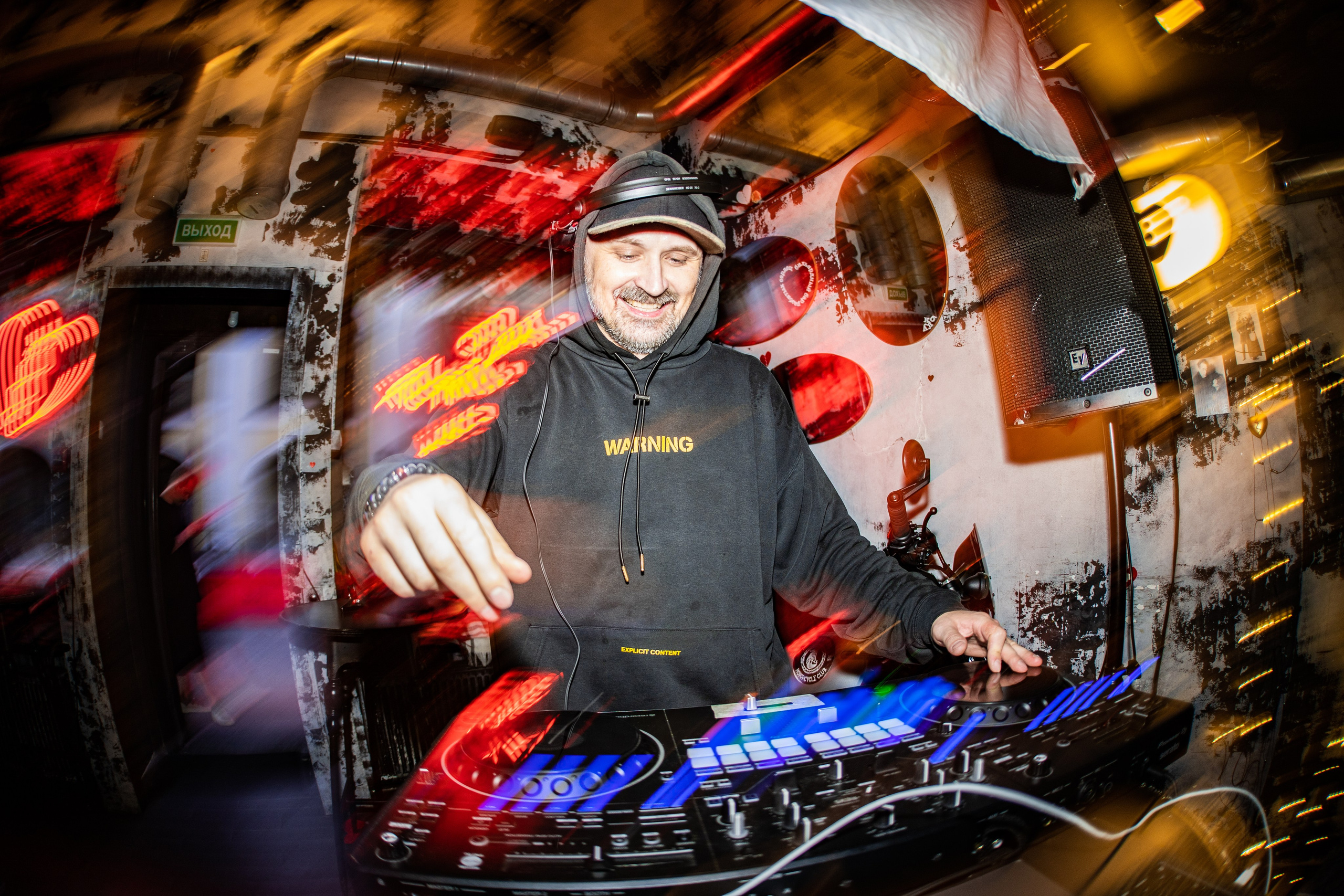 Панк-вечеринка в Баре разбитых сердец. Концертный и репортажный фотограф в Санкт-Петербурге Слава Пахомов