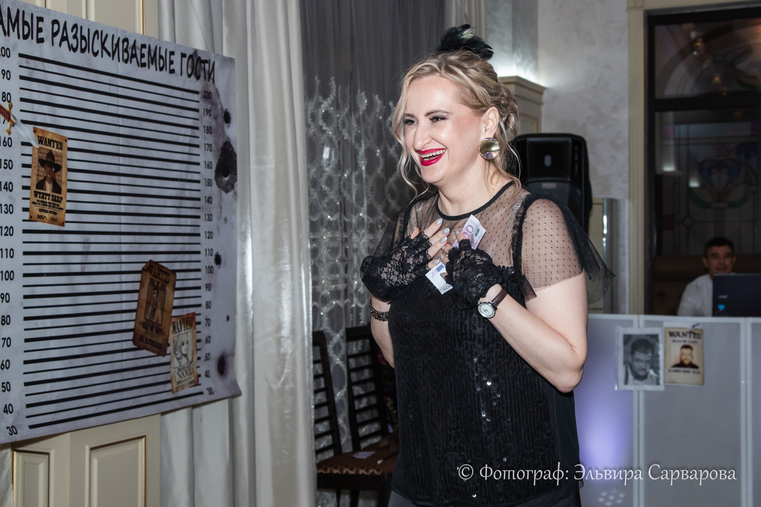 Гангстерская вечеринка в стиле 1920-х. Репортажный Фотограф