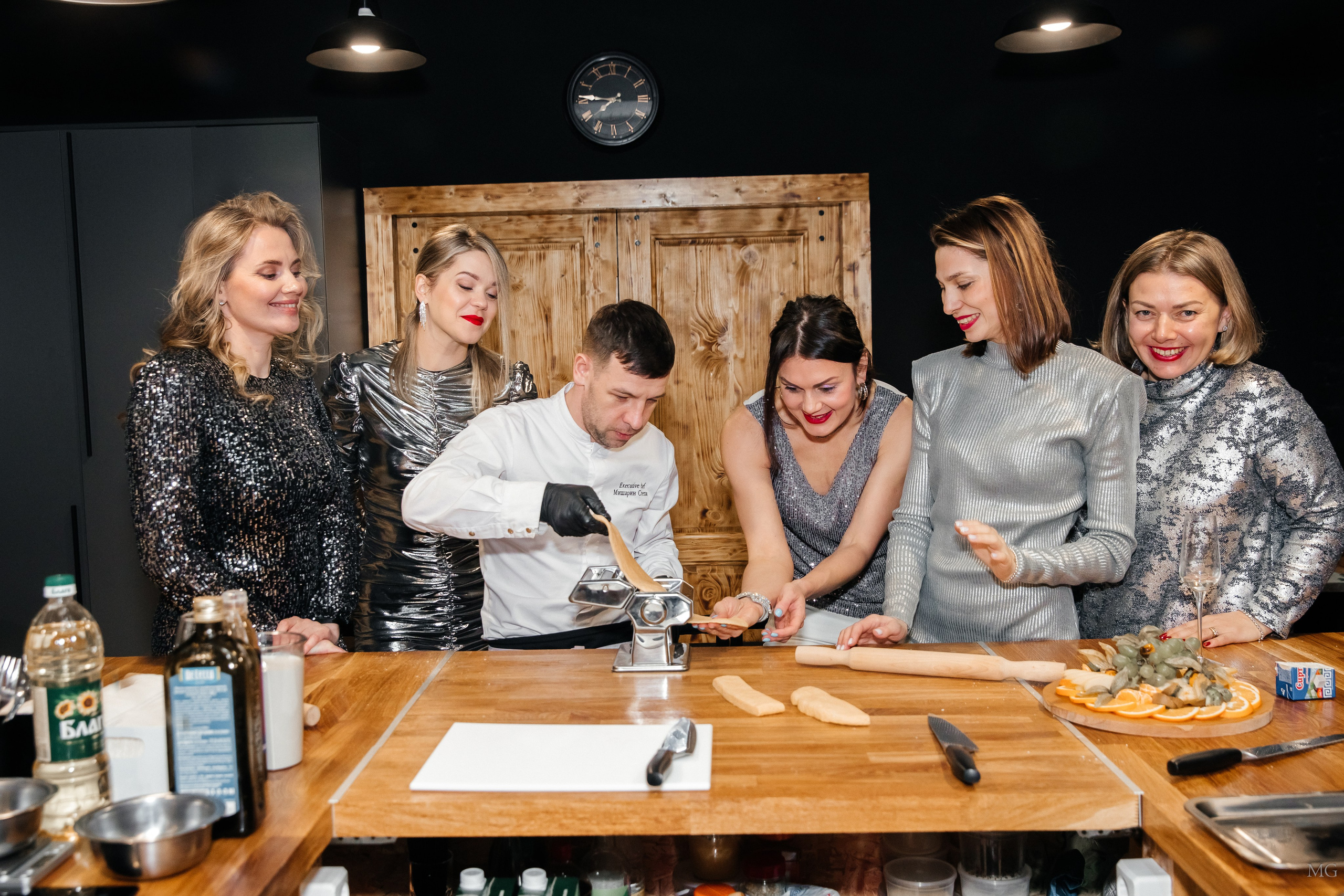 Блестящий день рождения. Маша Гонтарь Семейный домашний репортажный фотограф в Санкт-Петербурге