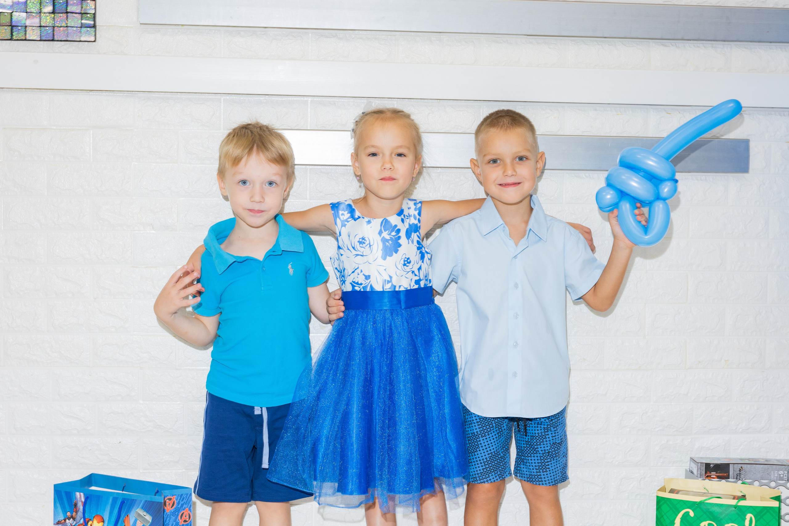 День Рождение в детском центре Качели. Выпускные альбомы во Владивостоке