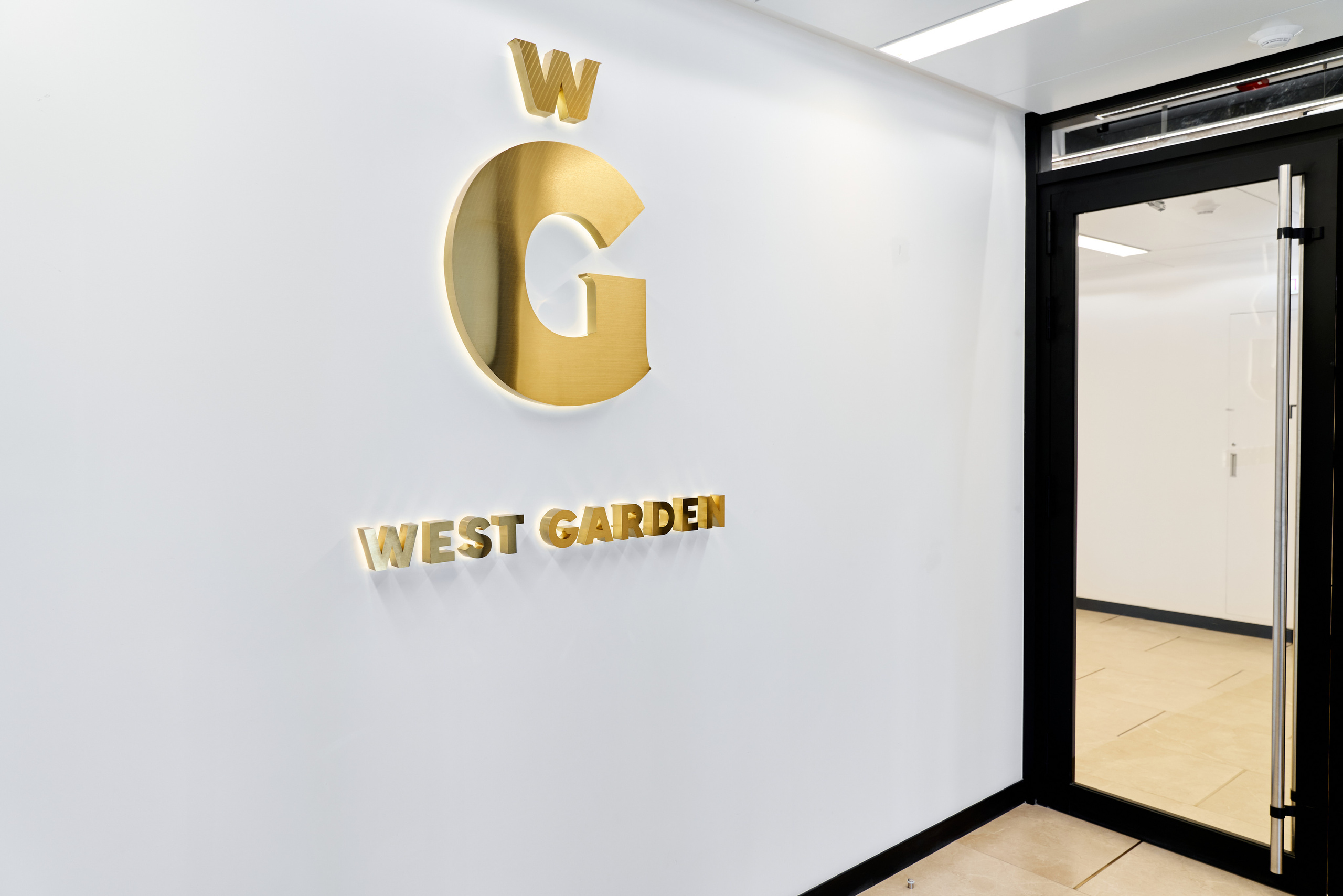 WEST GARDEN. Главная