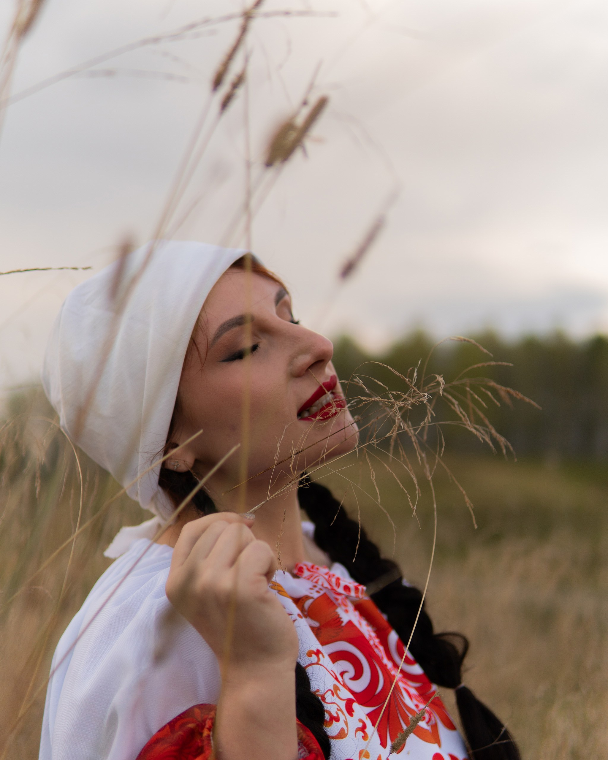 Тематическая \ Творческая \ Фотосъёмка в славянском наряде: Татьяна — гармония традиций и природы. Hannanovmoments