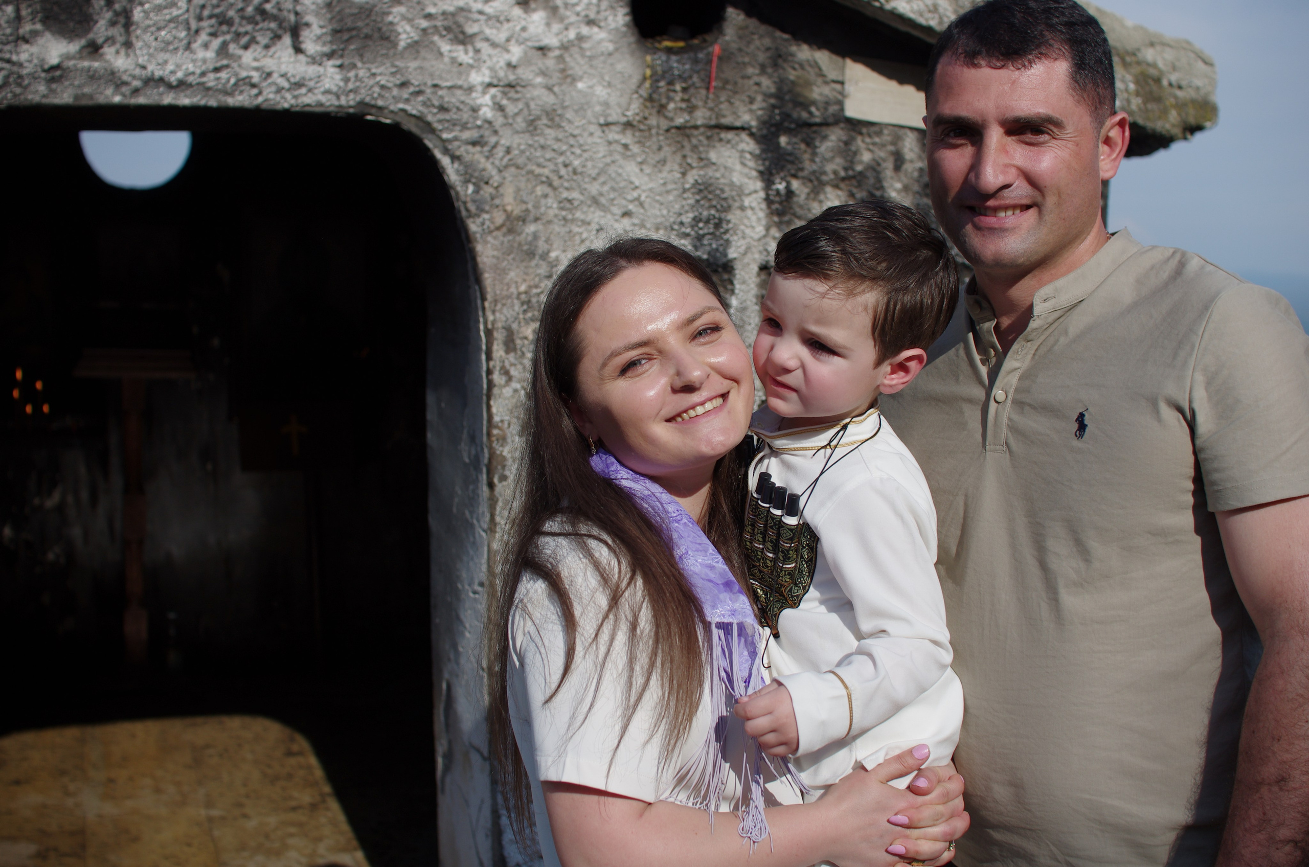 Крещение в Церкви Святого Георгия в Гогни. Портретный фотограф Денис Милютин
