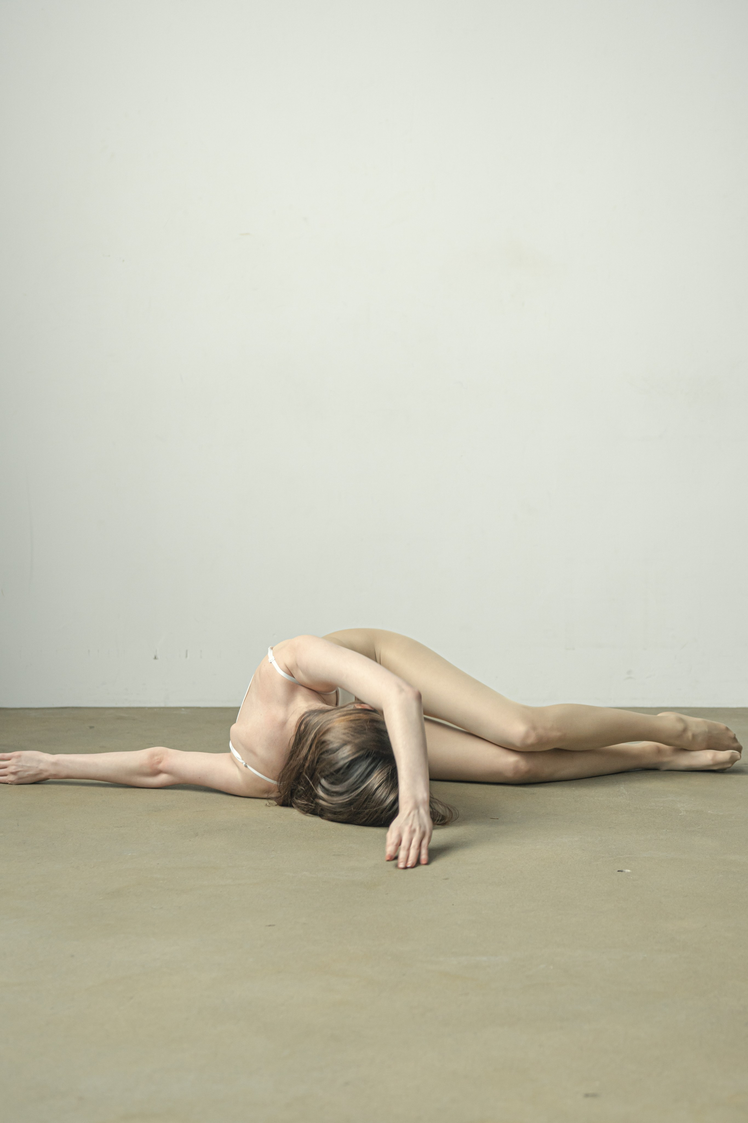 Risking balance. Art photographer Romanda Che