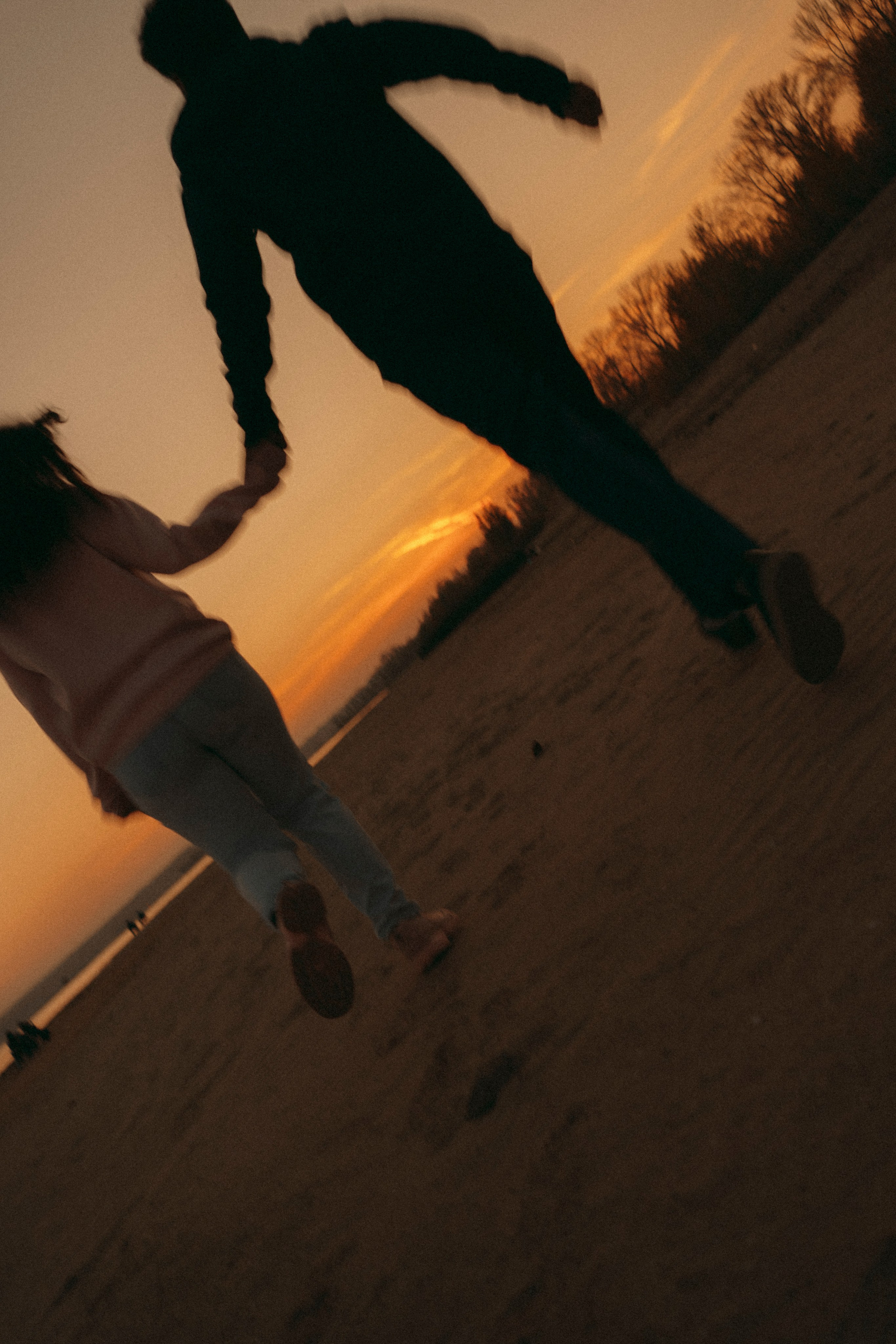 Love Story в свадебных нарядах на берегу реки. Портретный фотограф в Казани, Красной Поляне и Сочи Анна Кузнецова