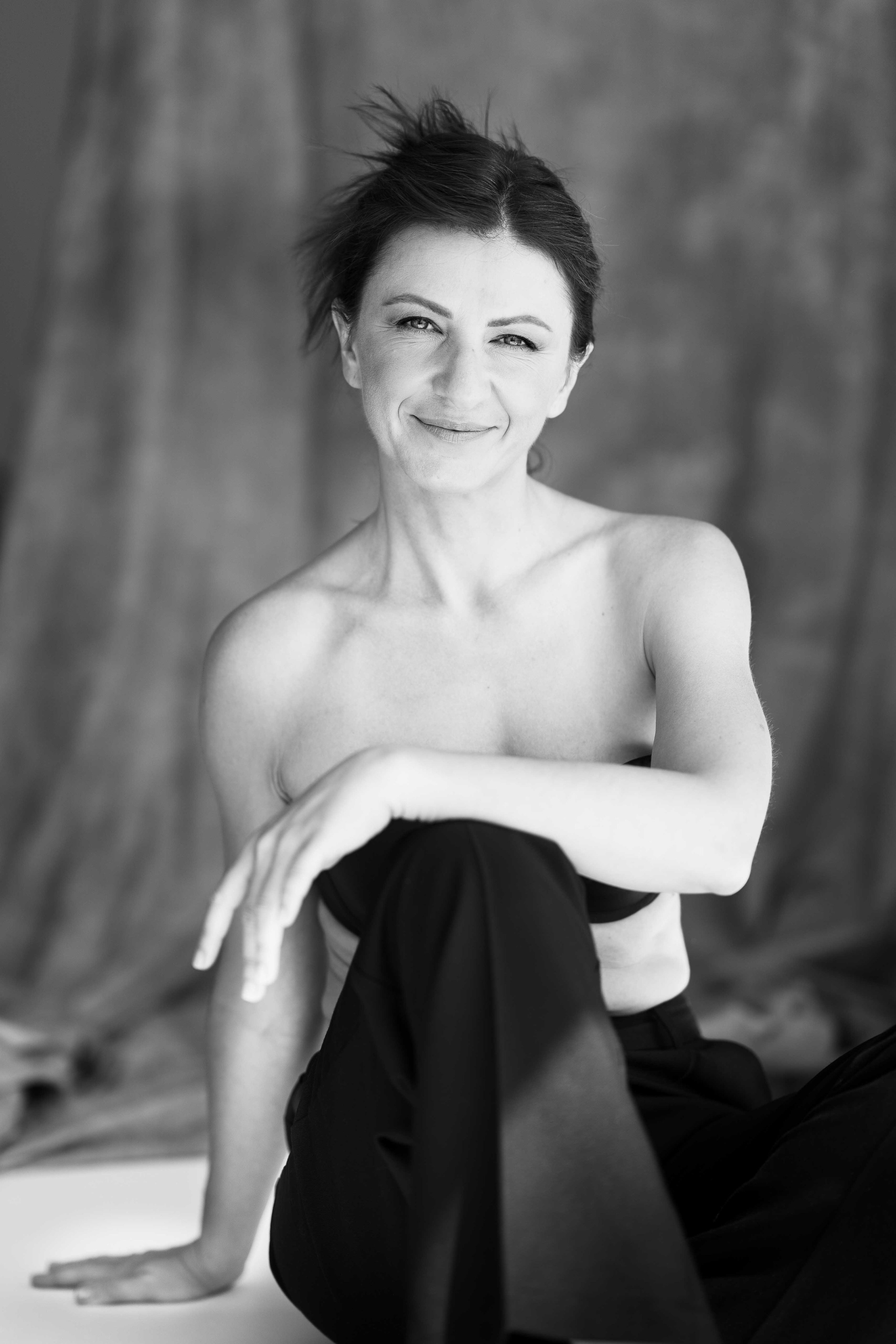 Женский портрет 35+. Женский портретный фотограф 35+ Воронеж. Добро пожаловать в магию ЧБ портрета