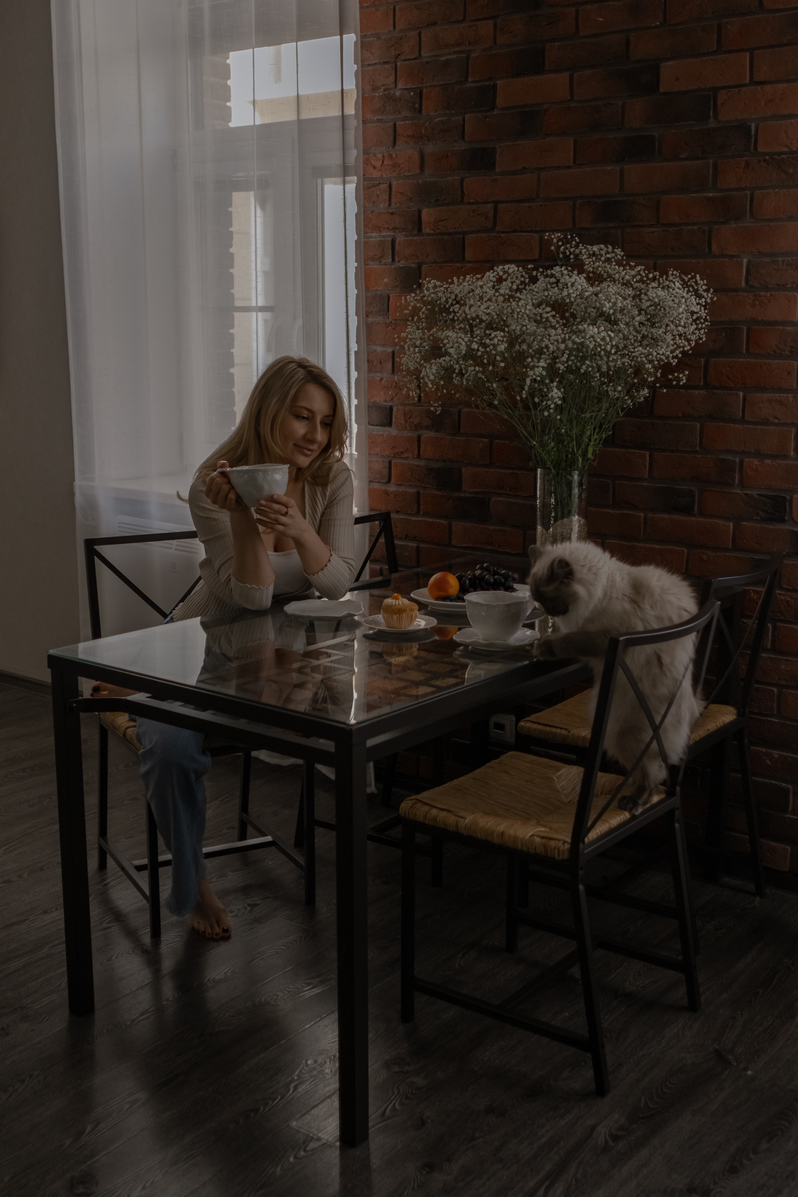 Домашняя с котиком). Фотограф в Москве (готова приехать к вам в город)