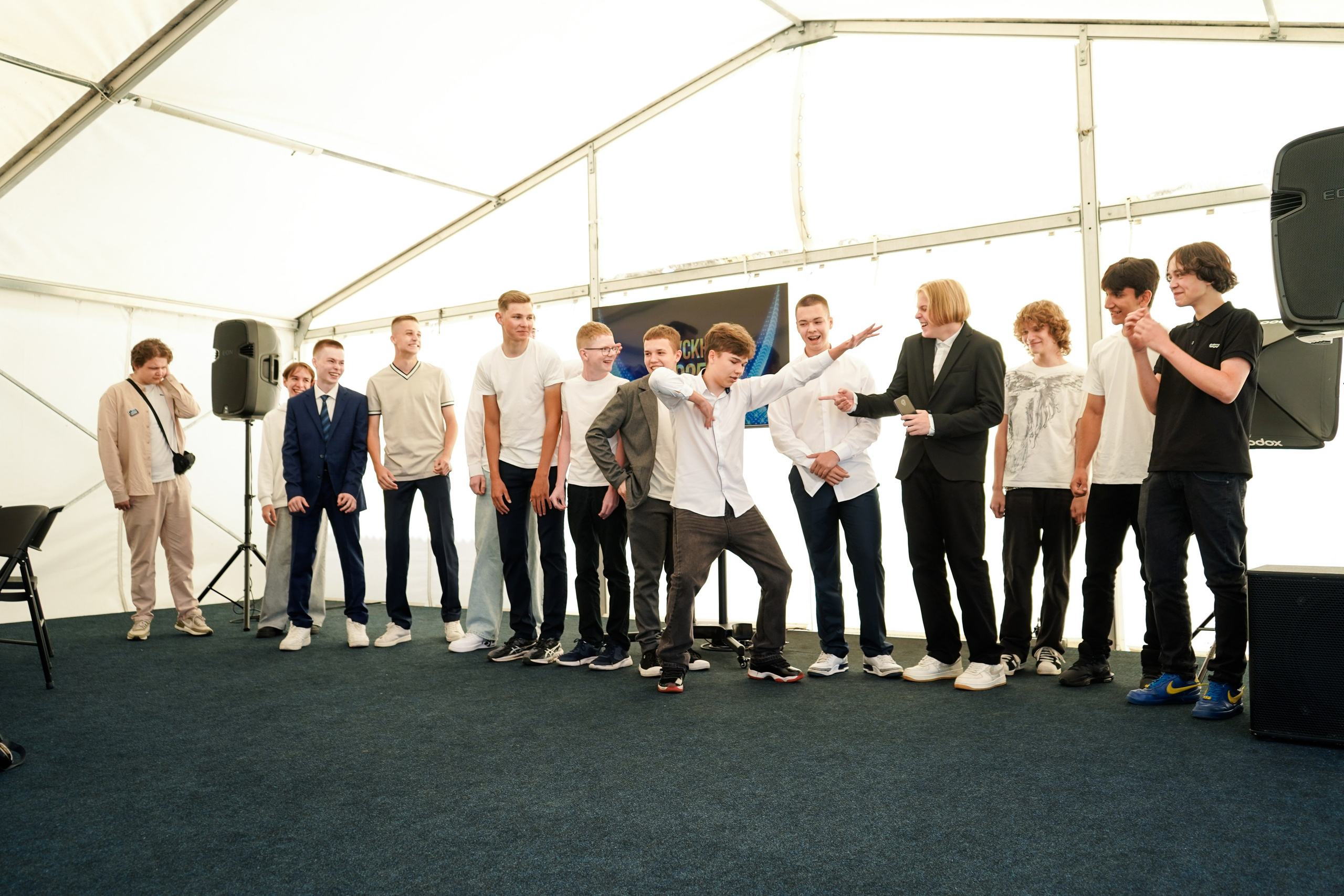 Выпускной 9 класса школа 19 в Коматек. Семейный и портретный фотограф в Екатеринбурге Анна Лобанова