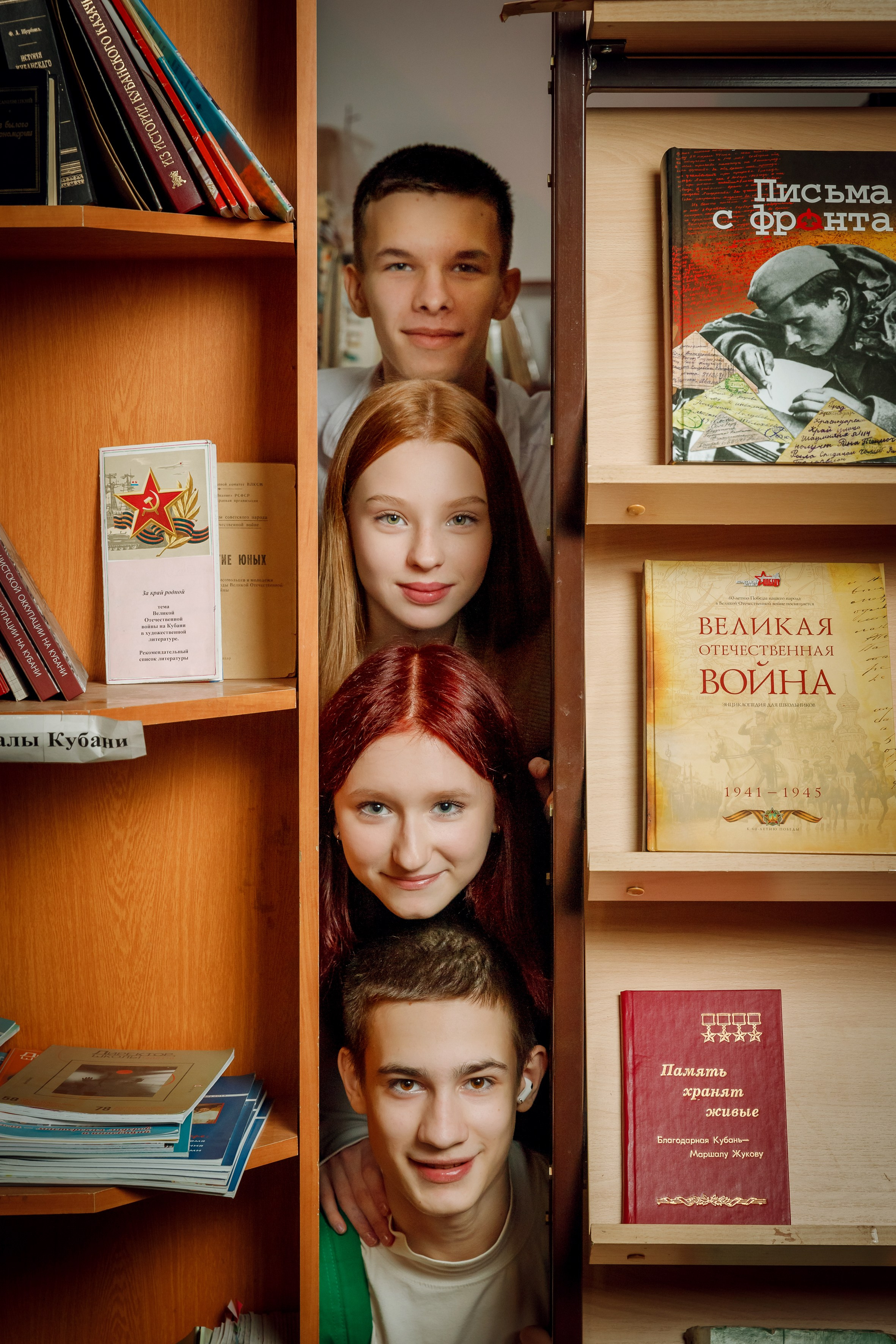 И В ШКОЛЕ ЕСТЬ ЖИЗНЬ. Марина Ушакова. Фотограф. Выпускные альбомы. г. Краснодар