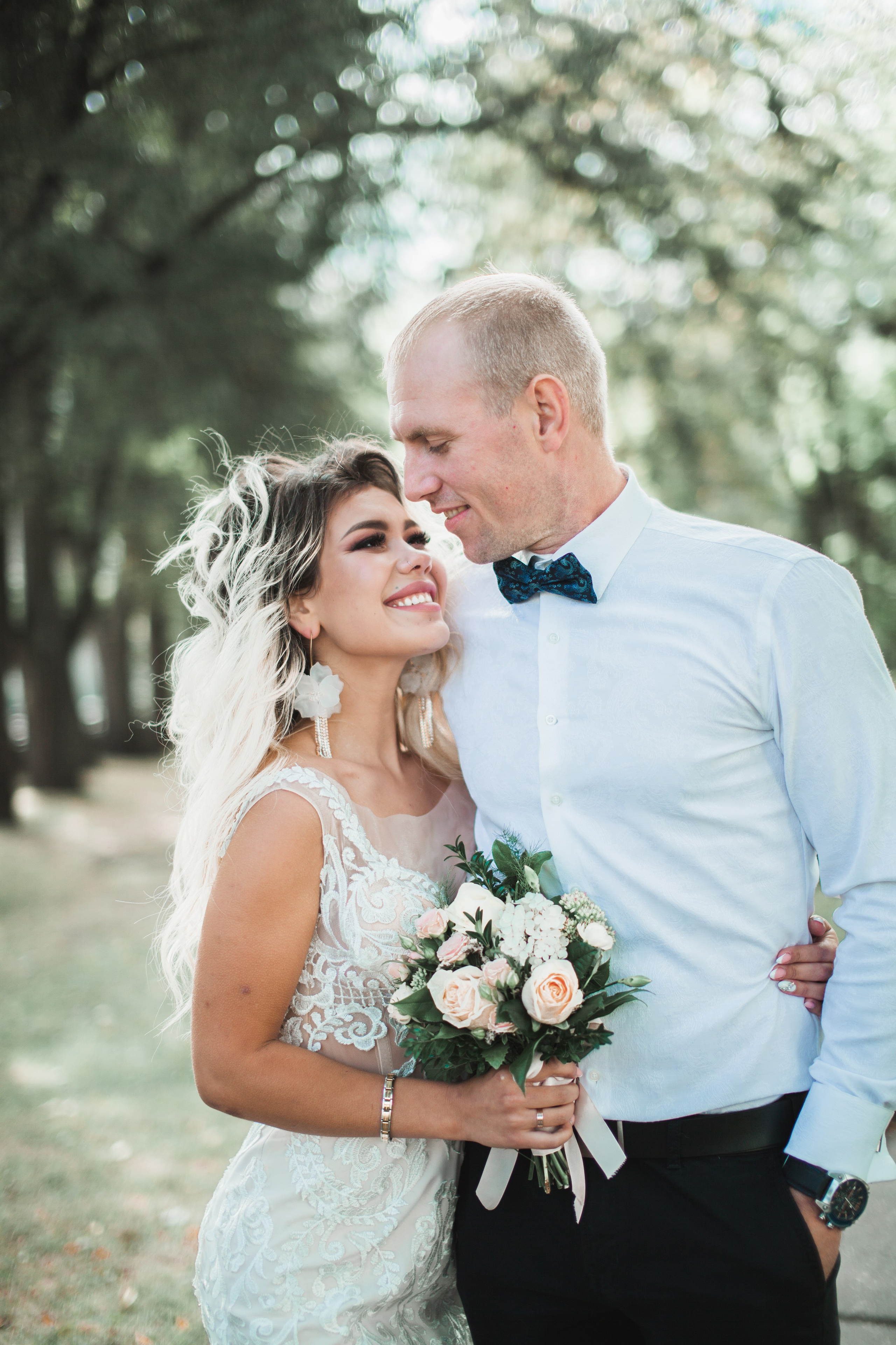 Свадебная фотосессия на улицах Нижнего Новгорода. Фотограф на крещение и венчание в Нижнем Новгороде.Свадебный Фотограф