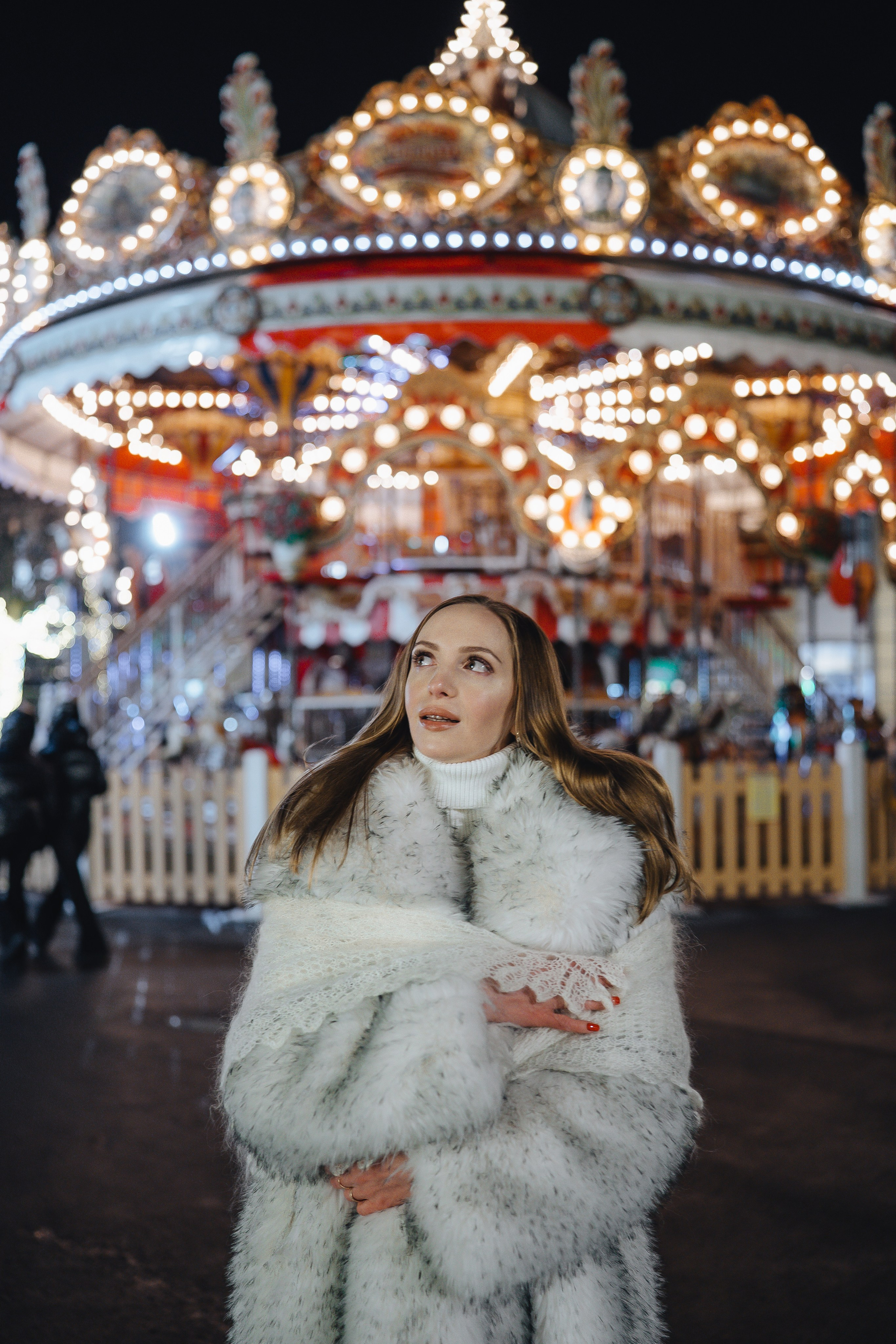 ПРОГУЛКА НА МАНЕЖНОЙ ПЛОЩАДИ ДЛЯ ДЕВУШКИ ПЕРЕД НОВЫМ ГОДОМ (НОВОГОДНЯЯ ФОТОСЕССИИЯ НА МАНЕЖНОЙ ПЛОЩАДИ). Профессиональный фотограф, Санкт-Петербург — Виктория Богомолова