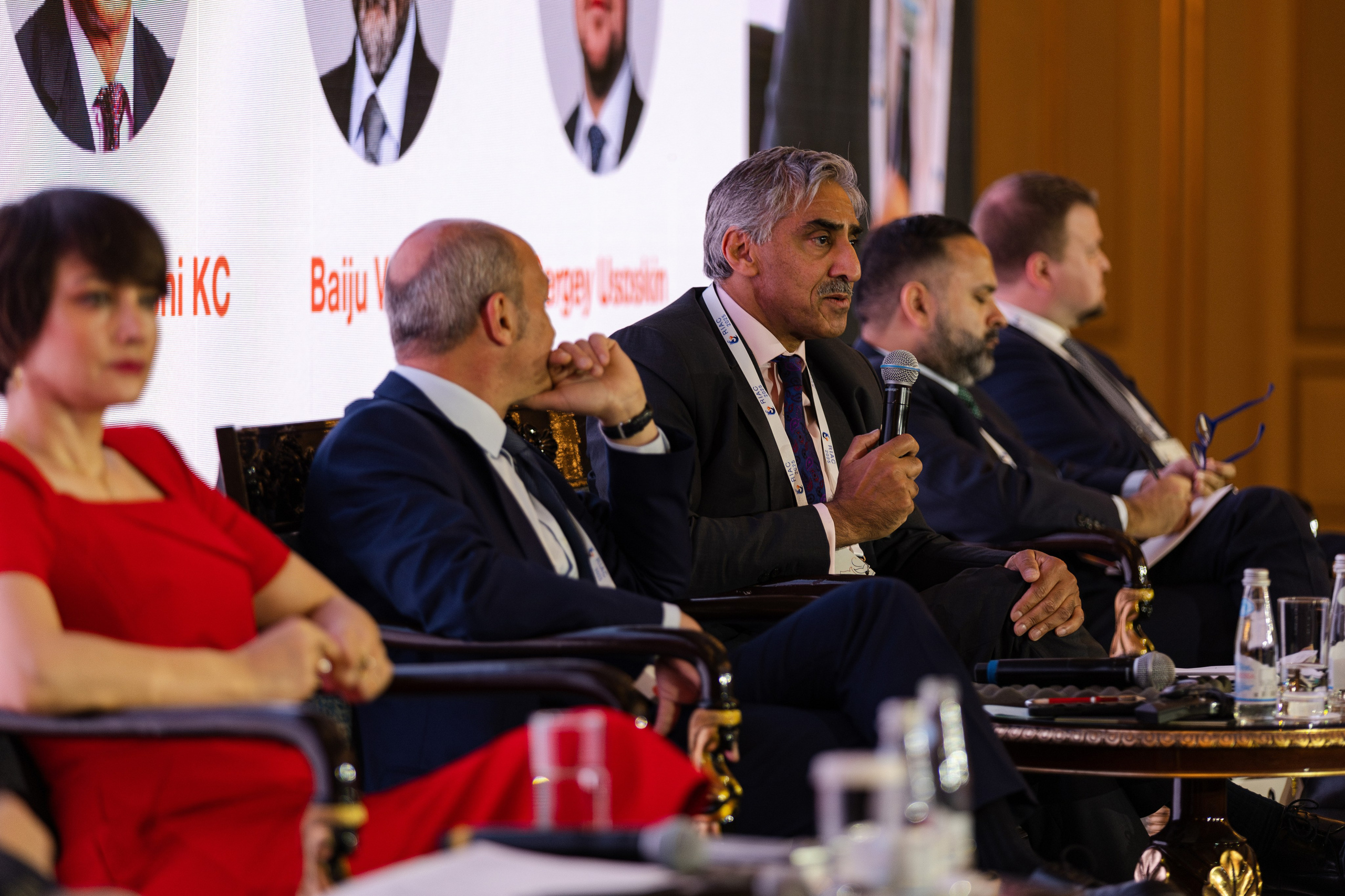 RIAC 2025. Свадебный репортажный фотограф в Москве