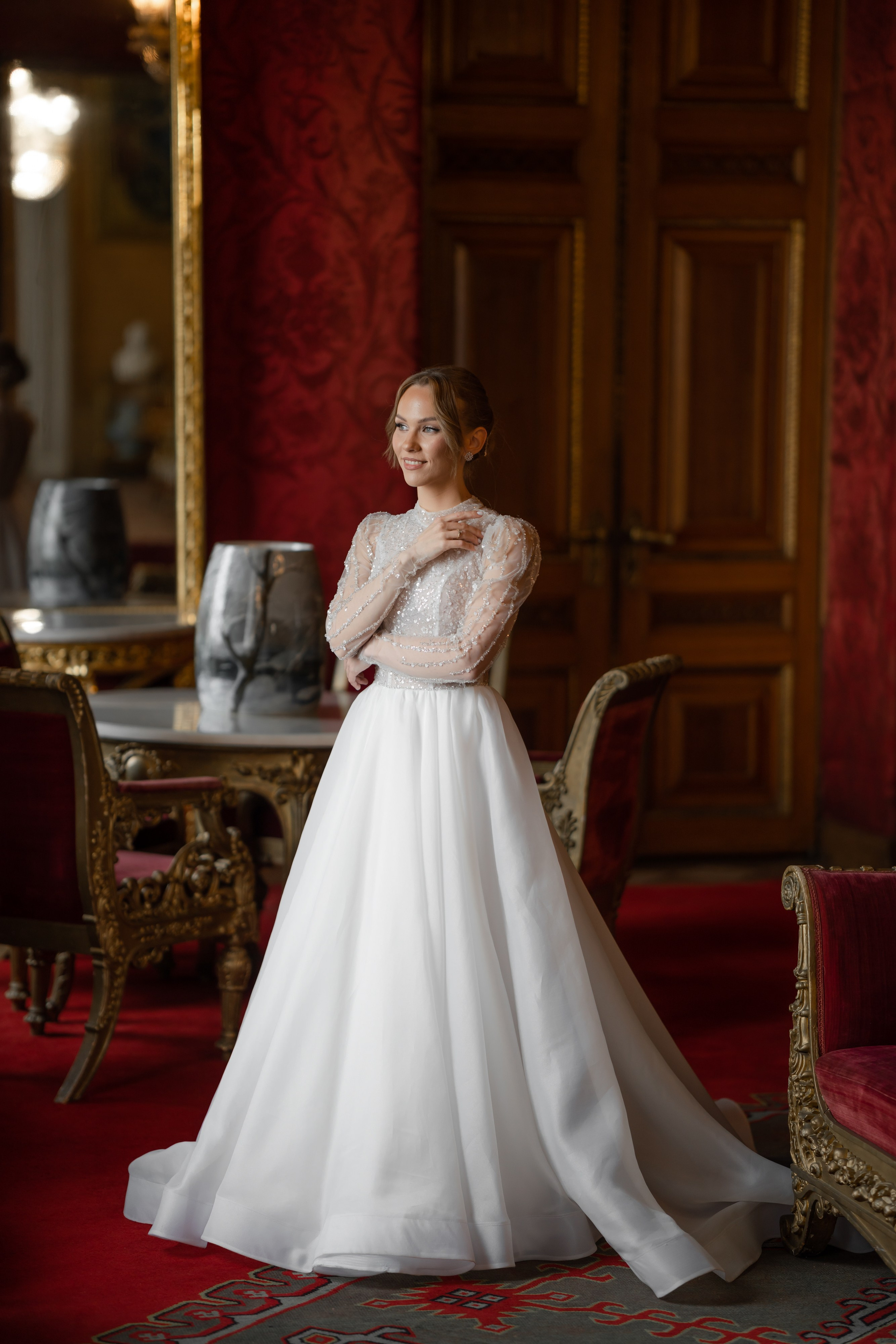 Жених и невеста в Доме ученых в Санкт-Петербурге. Свадебный фотограф Александр Невский в Санкт-Петербурге