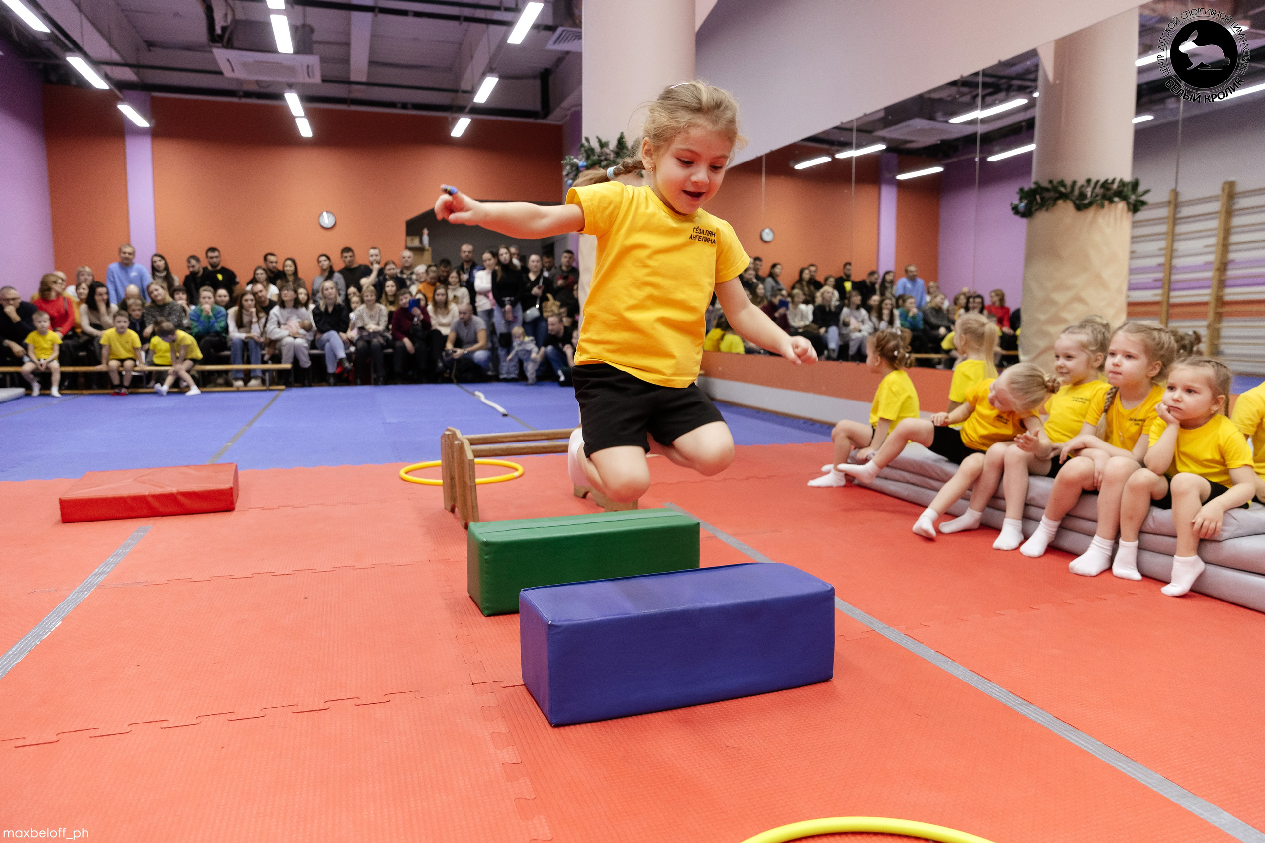 Белый кролик. Соревнования. Семейный фотограф — Макс Белогрудов