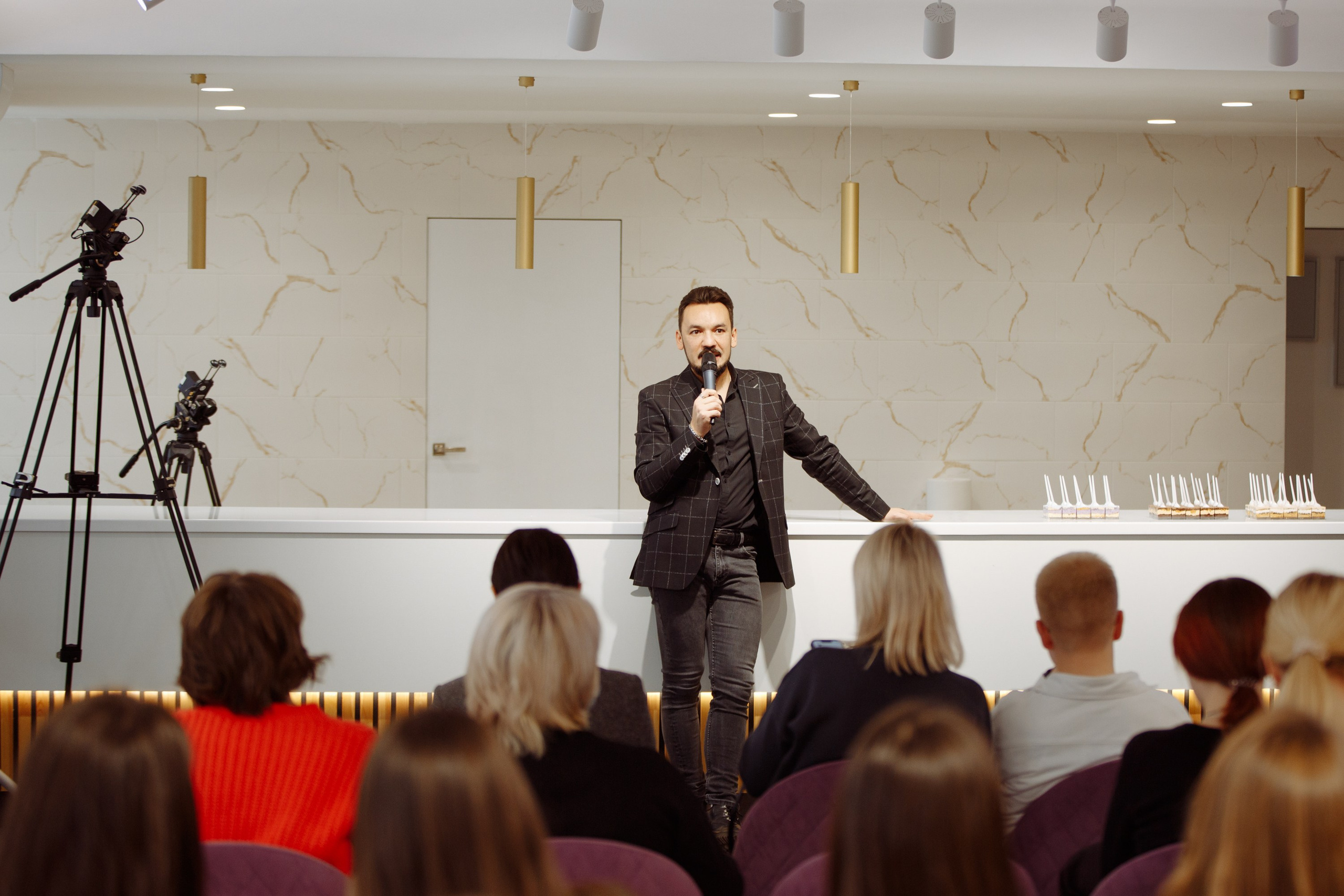 Форум креативных индустрий. Свадебный фотограф