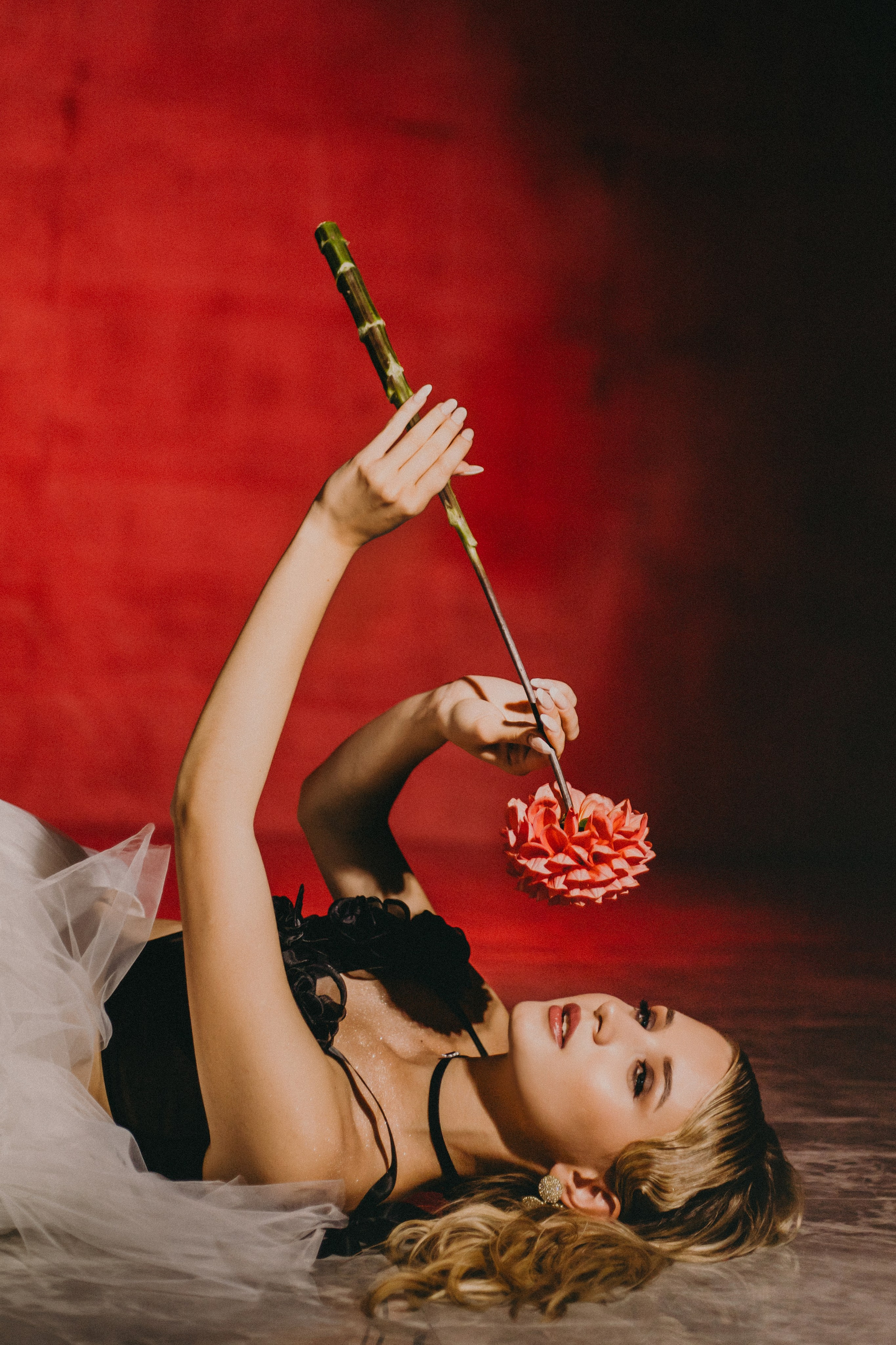 Wedding love-story в студии. Портретный и семейный фотограф в Саратове Елена Шустова