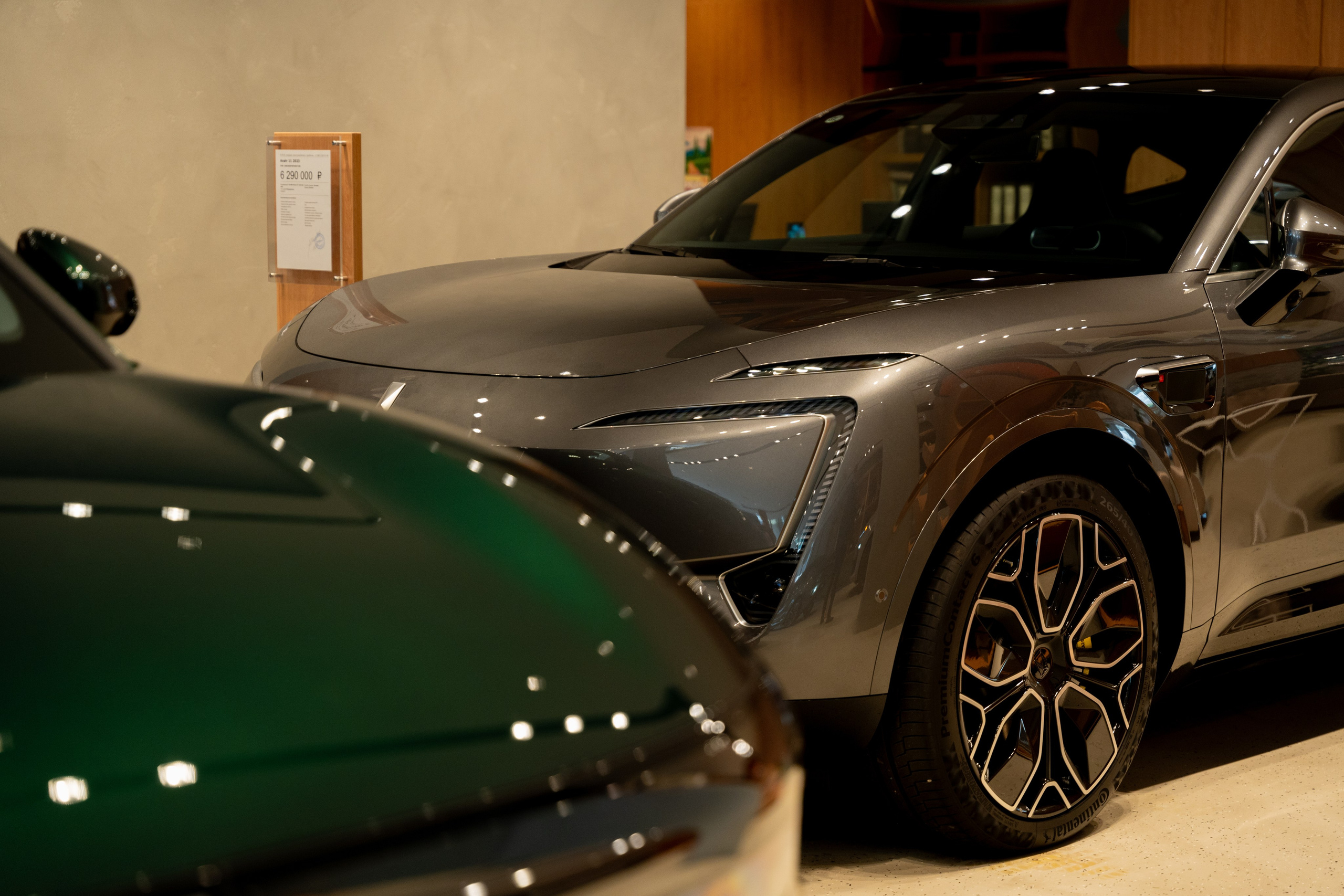 Интерьерная фотосъемка автосалона Elrus в Краснодаре. Zeekr, LiXiang Профессиональная фотосъемка интерьера премиум-автосалона в Краснодаре. Шедевры для Вас! Фотограф и Видеограф в Краснодаре Пахиев Руслан