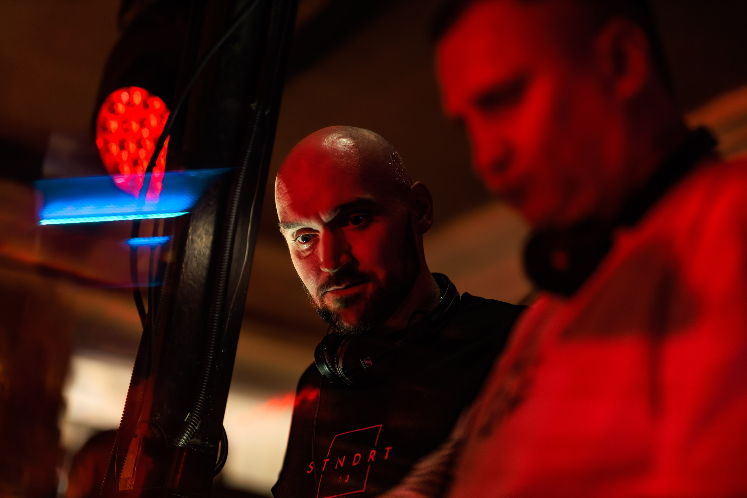 Octave (Ro) x stndrt13. Репортажный фотограф Екатеринбург | Яркий, качественный репортаж | Концерты, клубы, репортаж, праздники, корпоративы