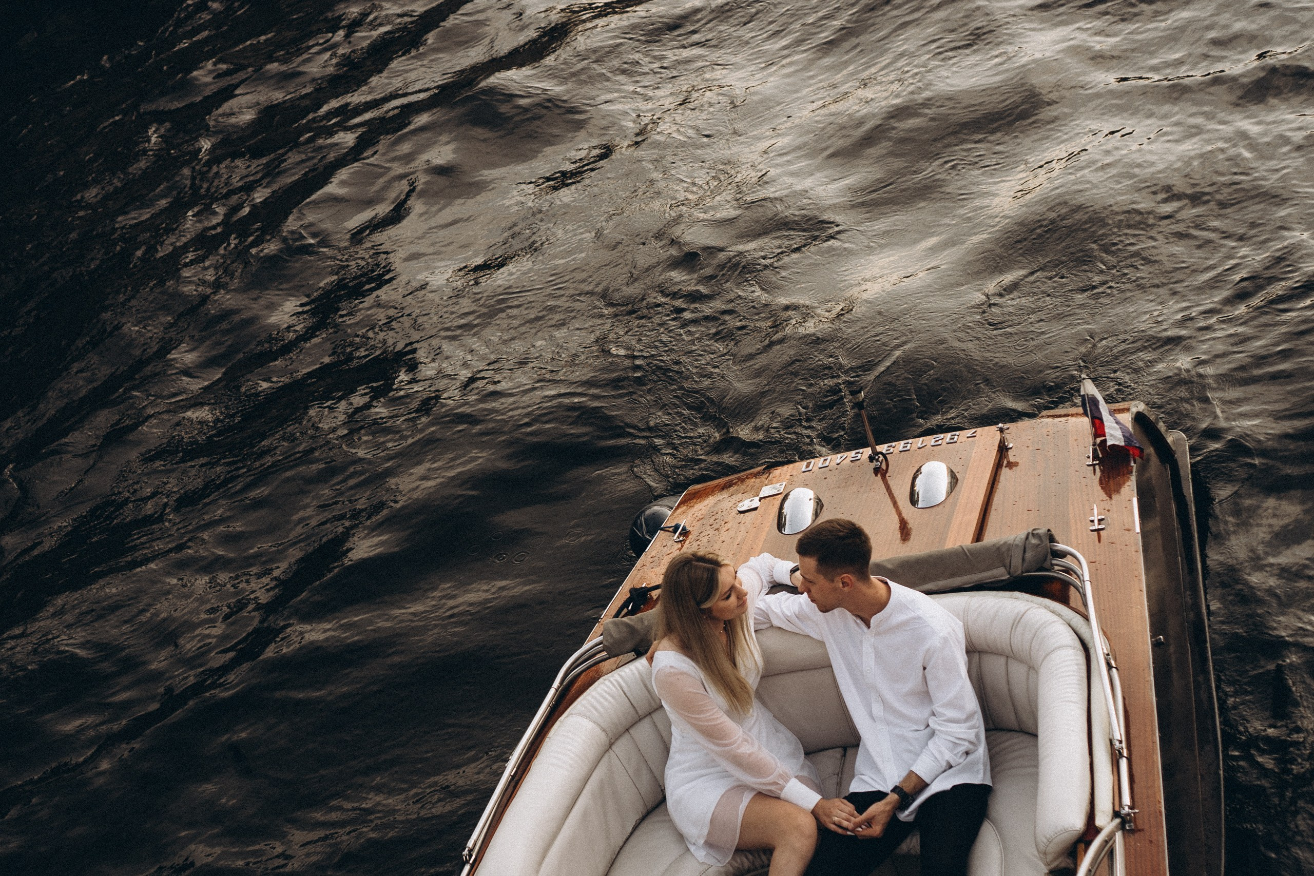 СВАДЕНБНАЯ СЬЕМКА НА КАТЕРЕ ПО КАНАЛАМ САНКТ-ПЕТЕРБУРГА И В АКВАТОРИИ НЕВЫ. Профессиональный фотограф, Санкт-Петербург — Виктория Богомолова