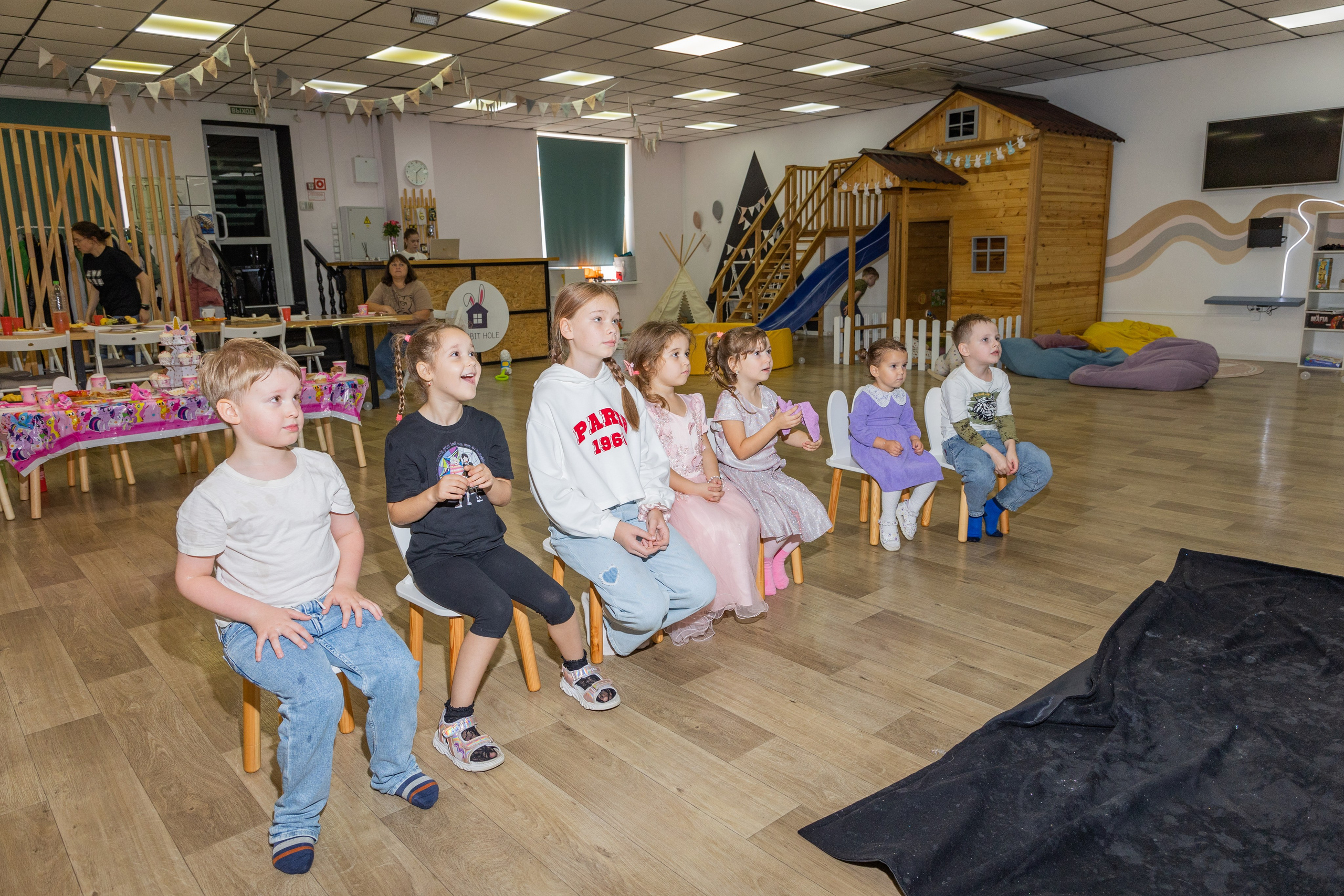 День Рождение Есении в Rabbit Holl. Выпускные альбомы во Владивостоке