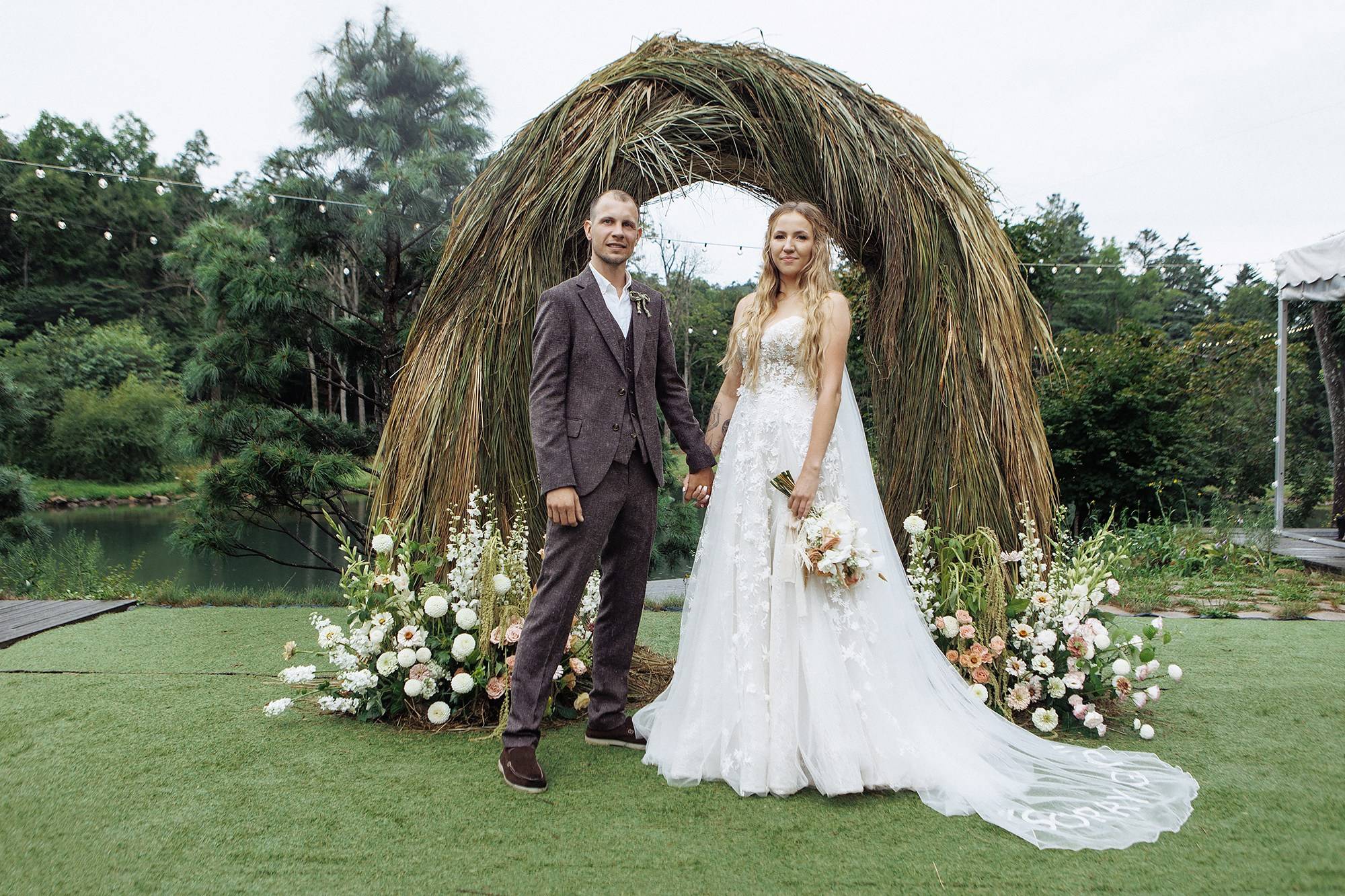 Костя и Даша 1.08.25. Свадебный фотограф Владивосток Алина Гевондова