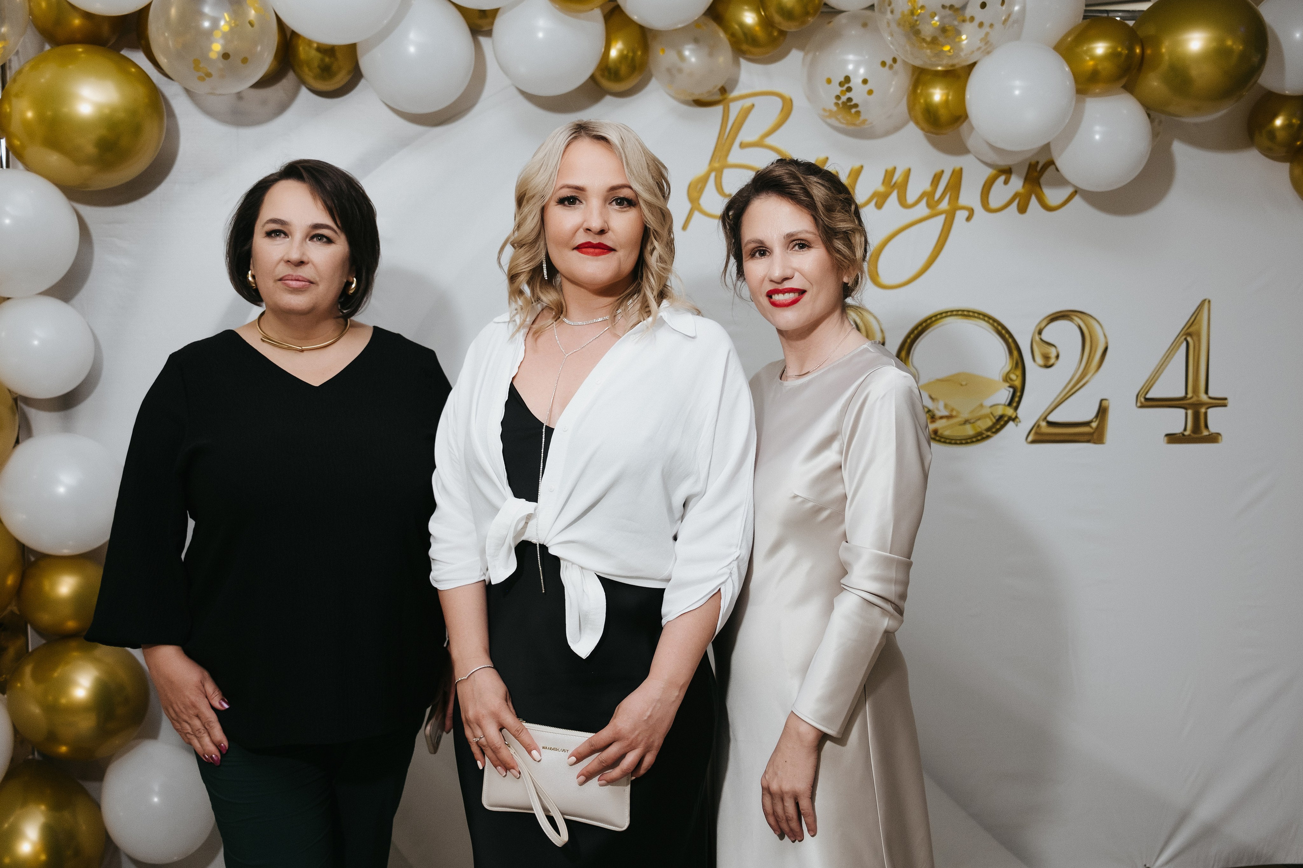 Выпускной 11 класс школы № 30. Свадебный и репортажной фотограф Денис Ожигин в Краснодаре и Краснодарском крае