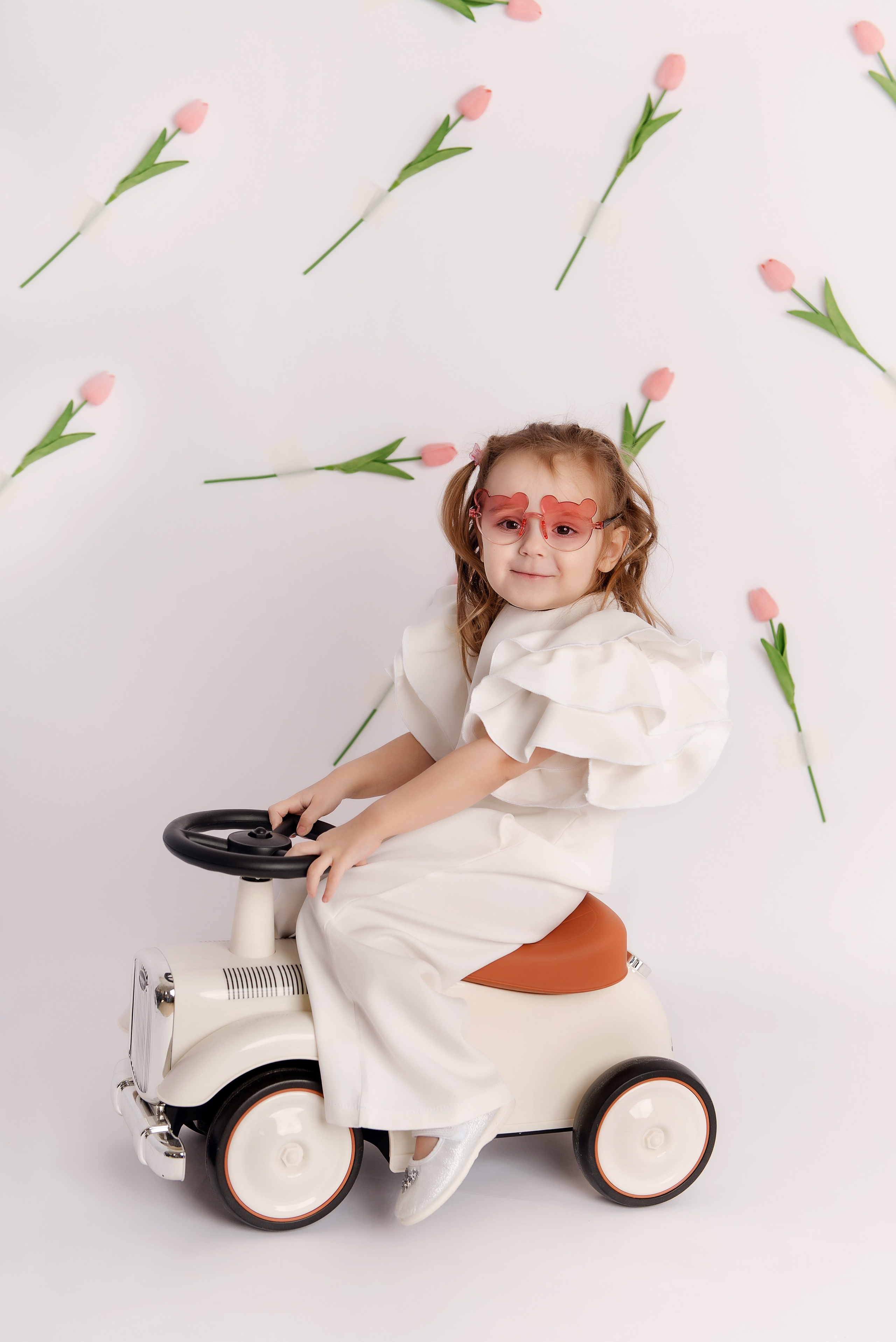 Съёмка с цветами Весенний проект. Детский фотограф в Долгопрудном и Москве