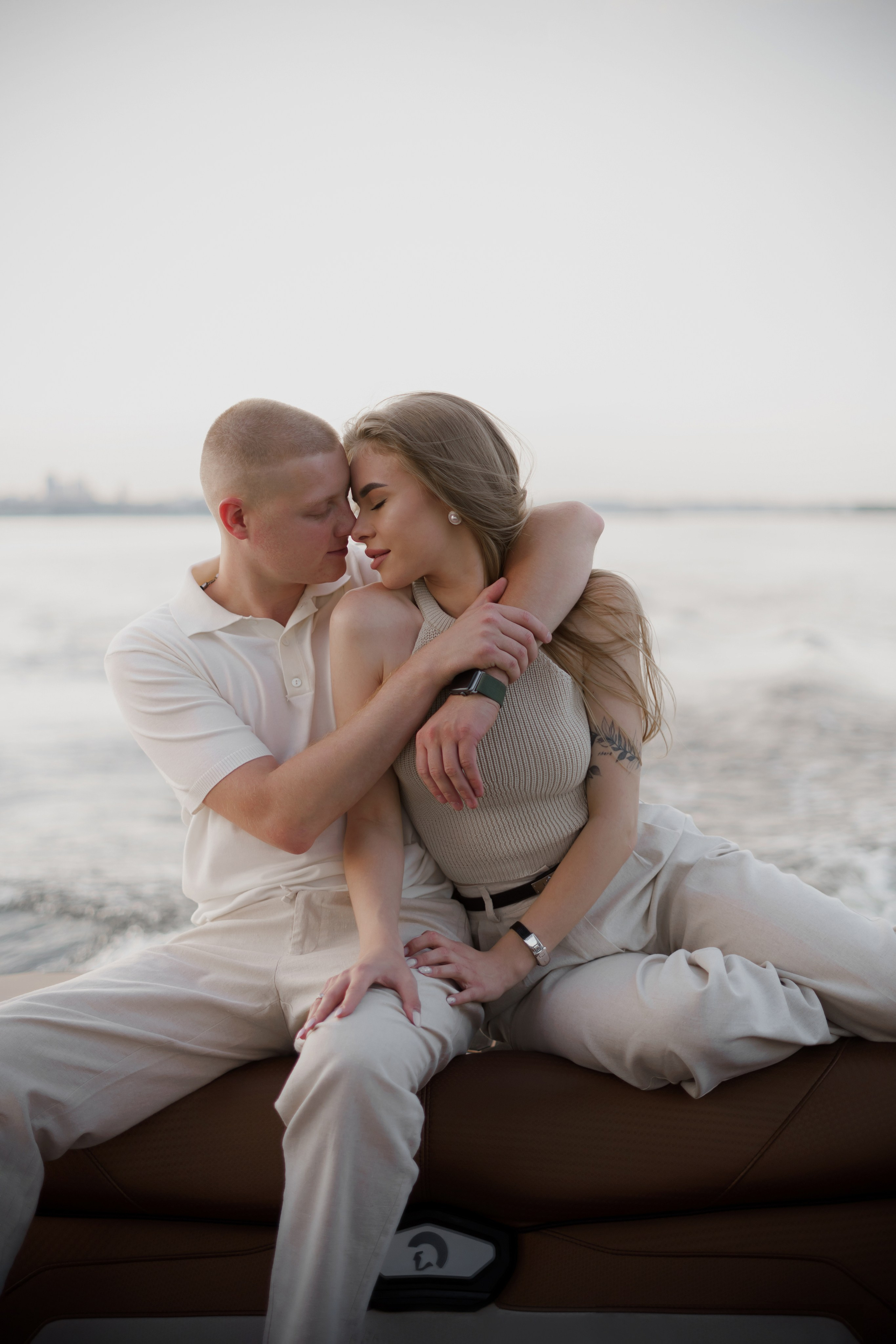 Рома и софа. Фотограф Валерия Крахмалева