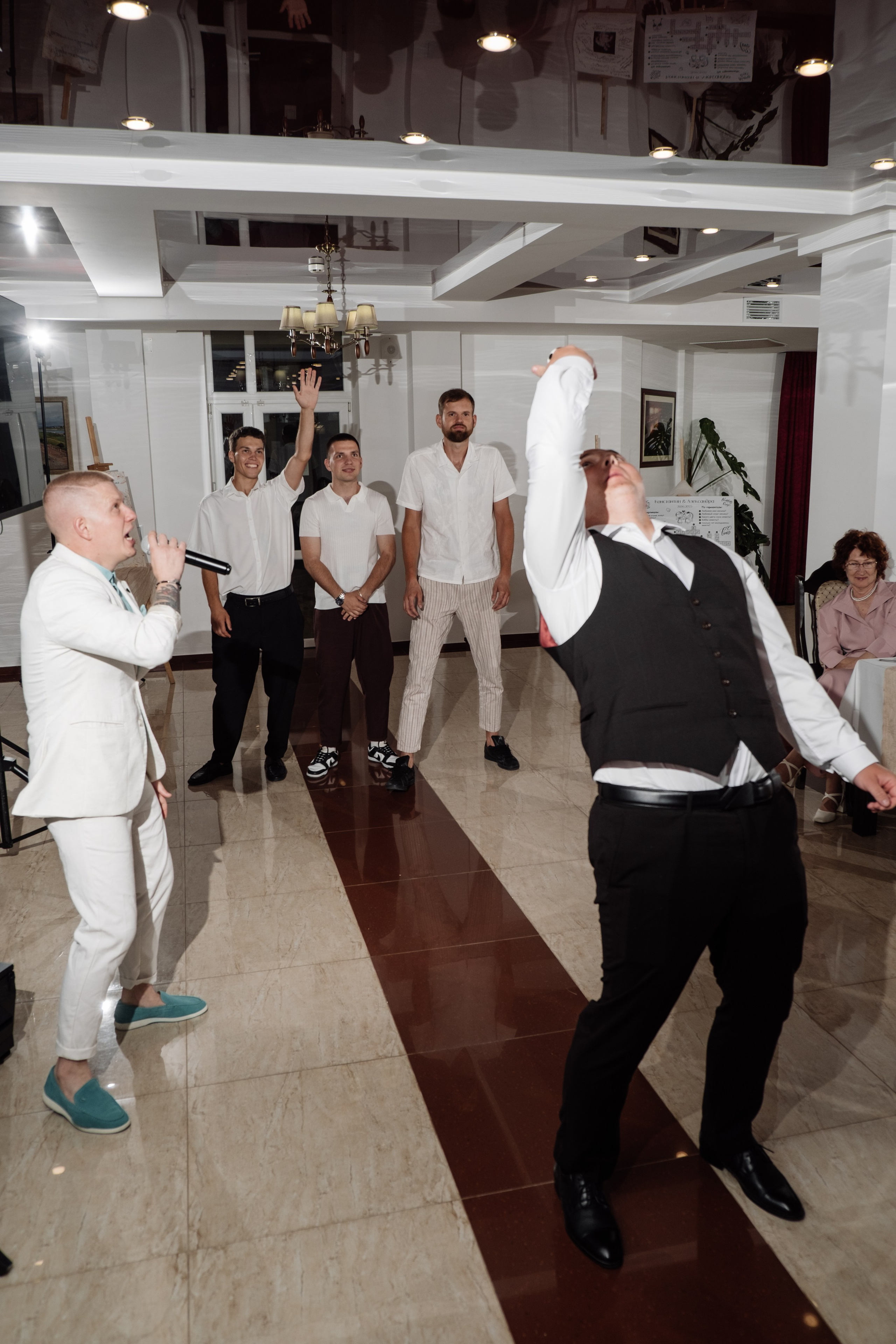 Свадебный ретопртаж. Профессиональная фотосъемка в Крыму. Натуральные эмоции и живые кадры. Забронируйте дату прямо сейчас!