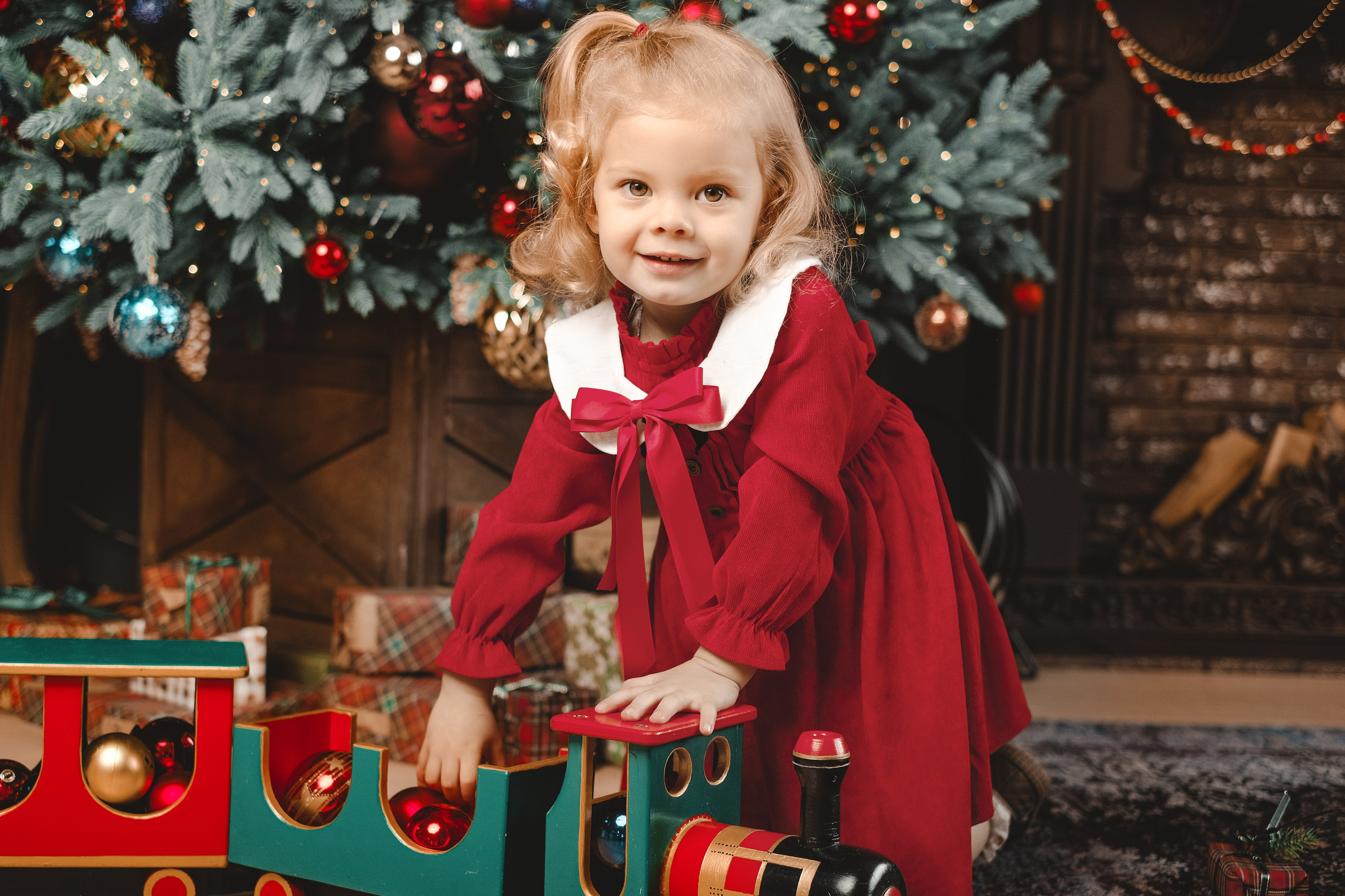 Новогодняя фотосессия, дочь и мама, любимые кадры, красота. Профессиональная фотосъемка в Крыму. Натуральные эмоции и живые кадры. Забронируйте дату прямо сейчас!