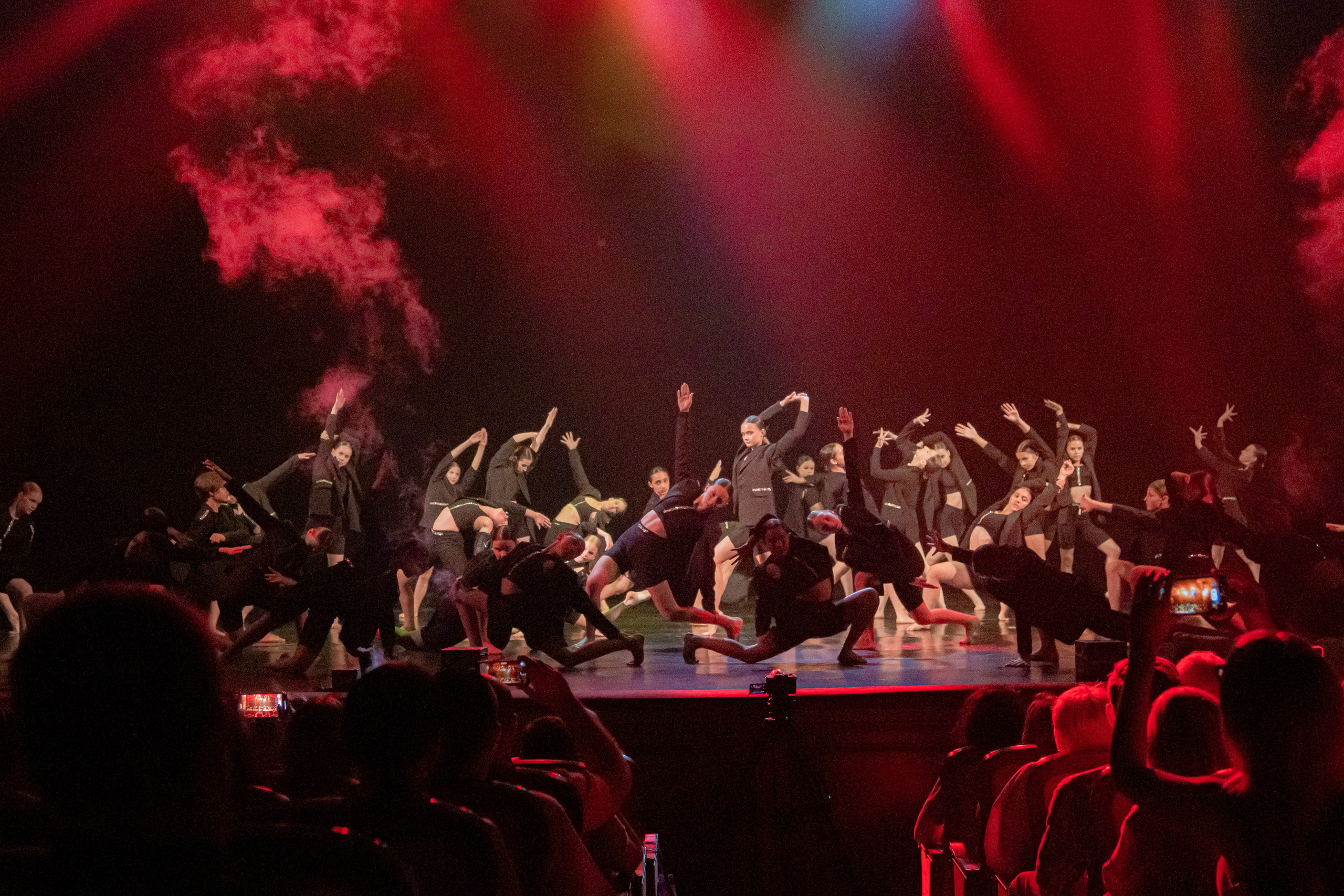 ОТЧЕТНЫЙ КОНЦЕРТ ХОРЕОГРАФИЧЕСКОЙ ШКОЛЫ НИКА. Фотограф в Сочи Юрий Шептаев