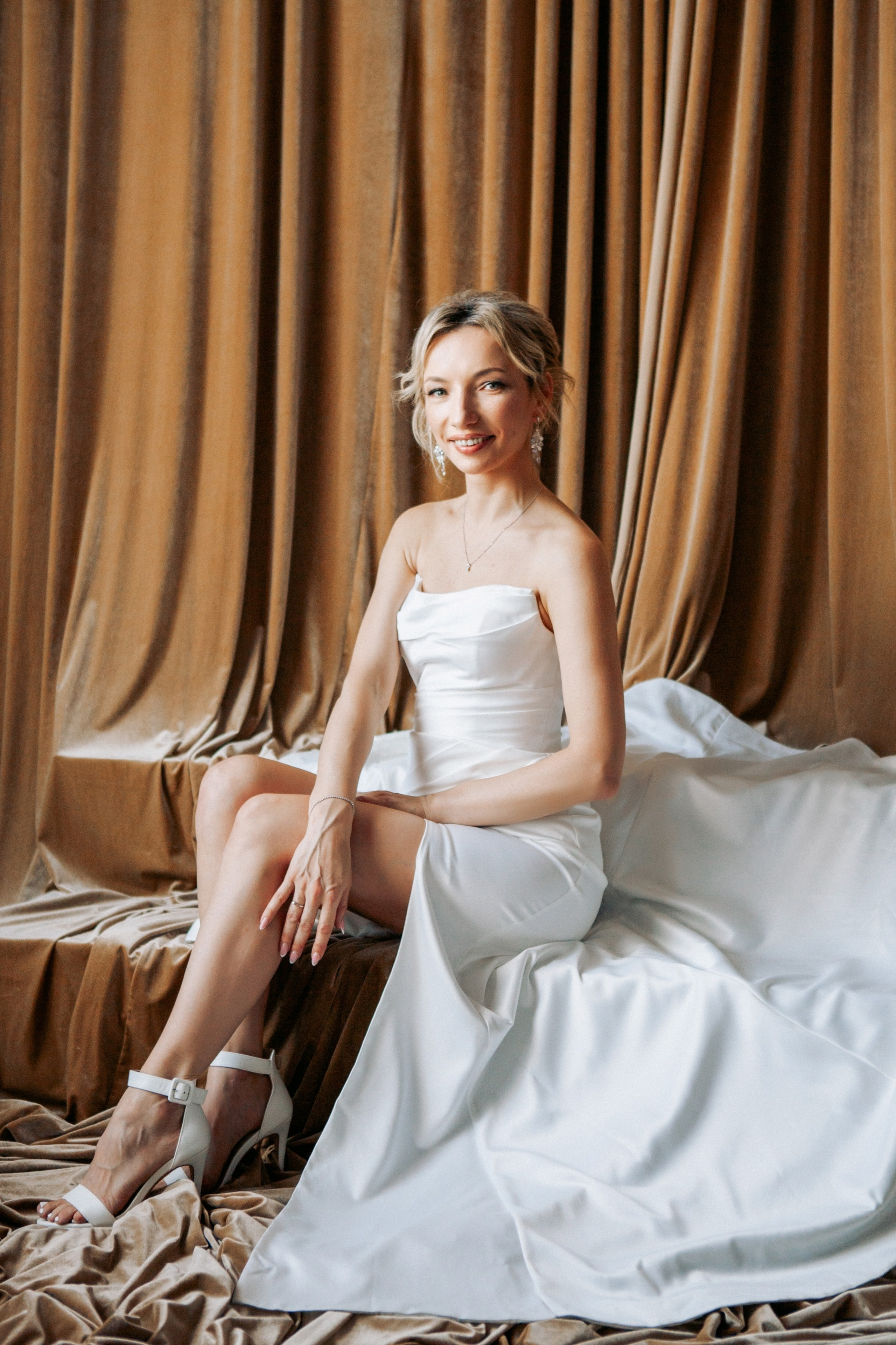 Утро невесты и фотосессия в гостинице radisson collection hotel moscow бывшая гостиница украина. Фотограф Ольга Ефремова