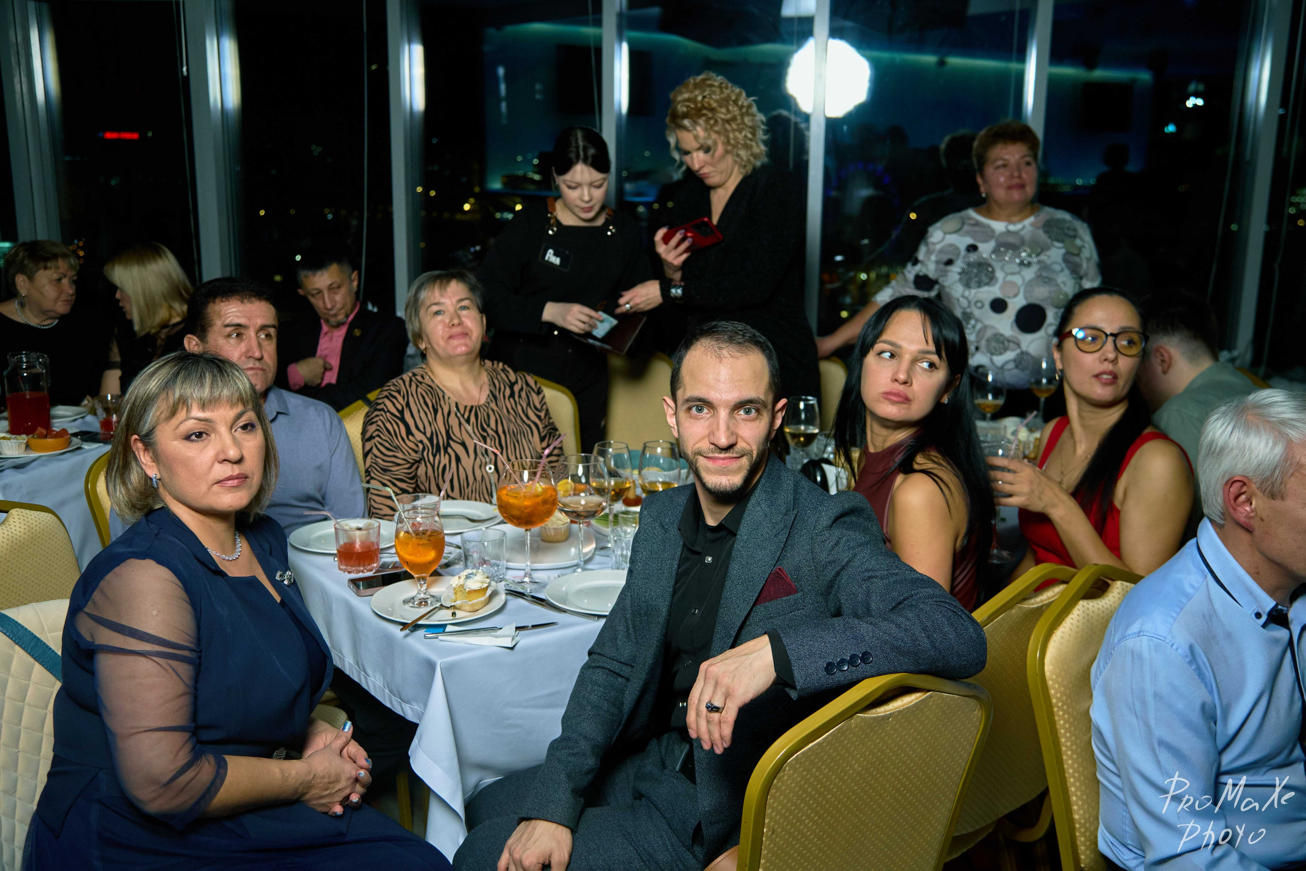 Зал КРАСА МАСС-МЕДИА ЧУВАШИИ. Владимир Суздалов (ProMaXe) — Портретный фотограф, тематические фотосессии в Чебоксарах