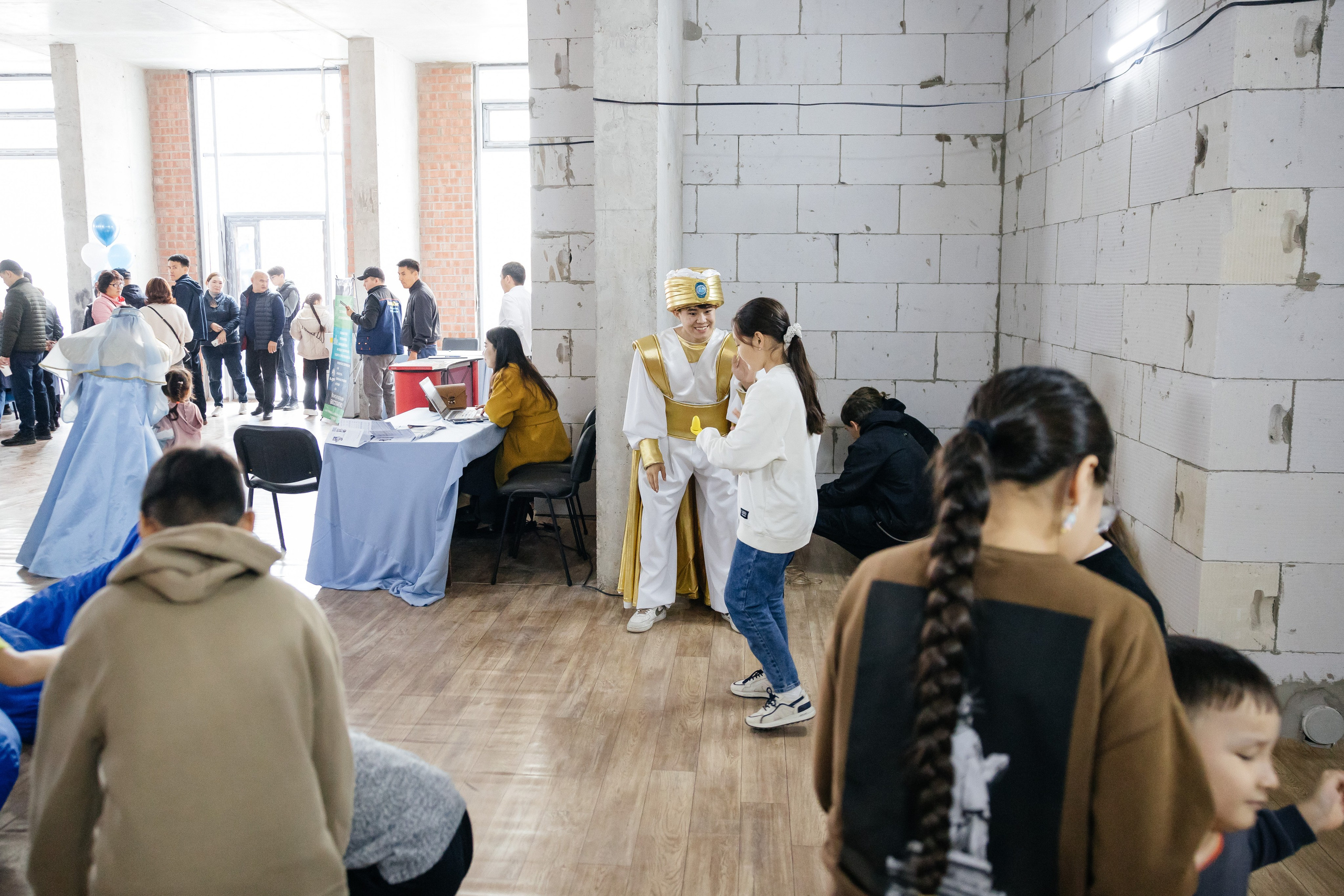 Проект 1. Вручение ключей BI Group. Дата: октябрь 2023. Профессиональный фотограф в городе Астана/Алматы Даурен Сембаев